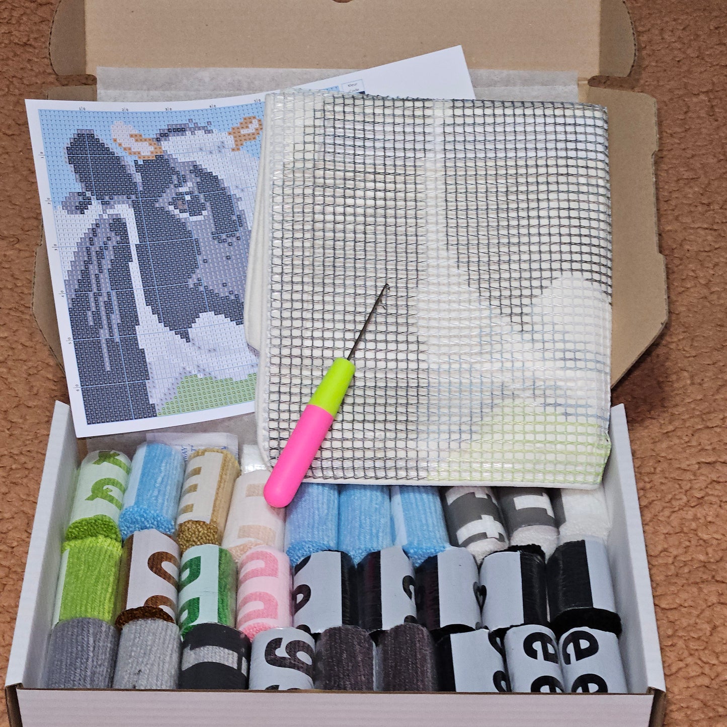 Latch hook kussen Koe- 43 x 43 cm