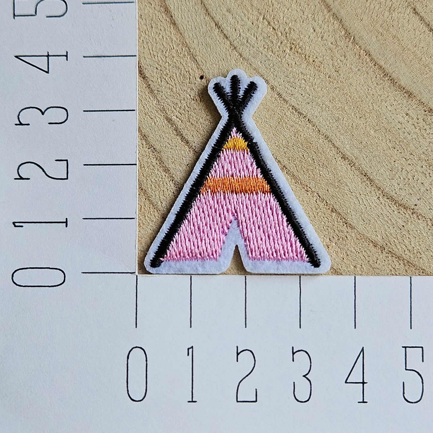 Strijk embleem - Iron on Patch - Roze tipi