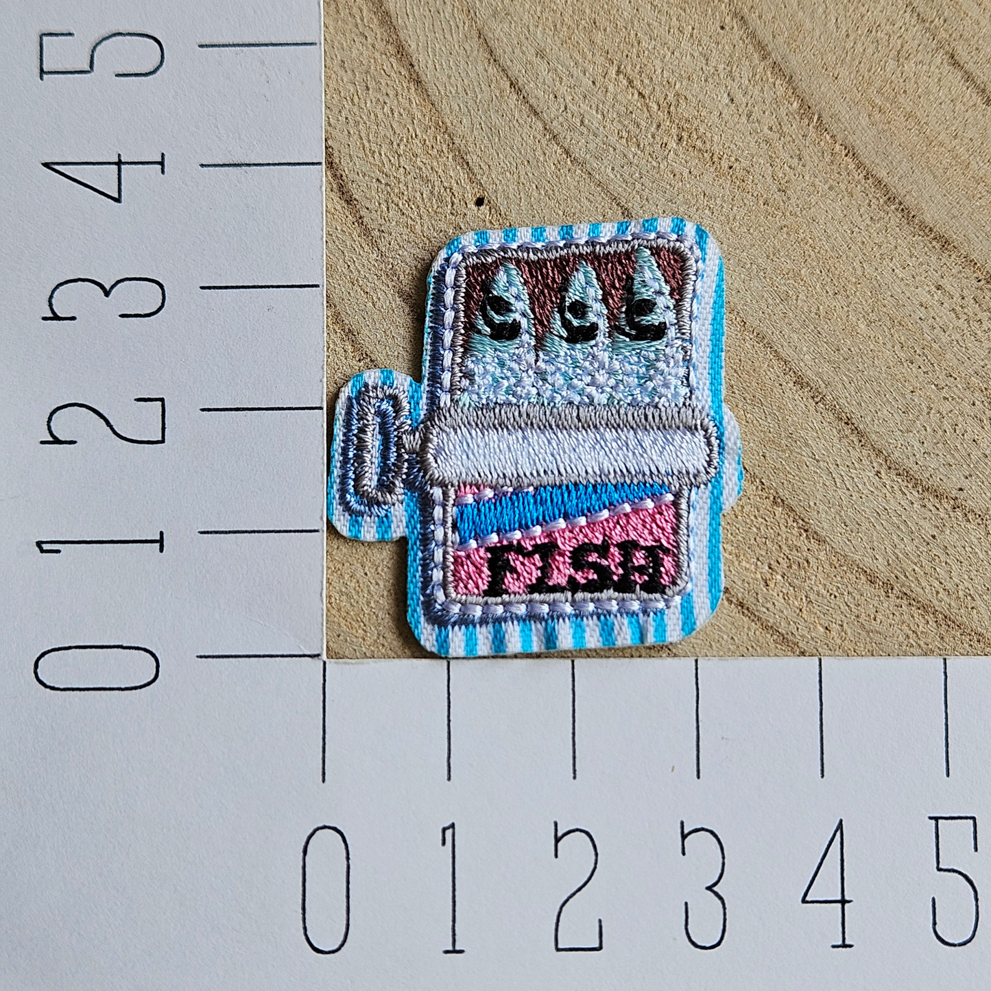 Strijk embleem - Iron on Patch - Sardientjes in blik