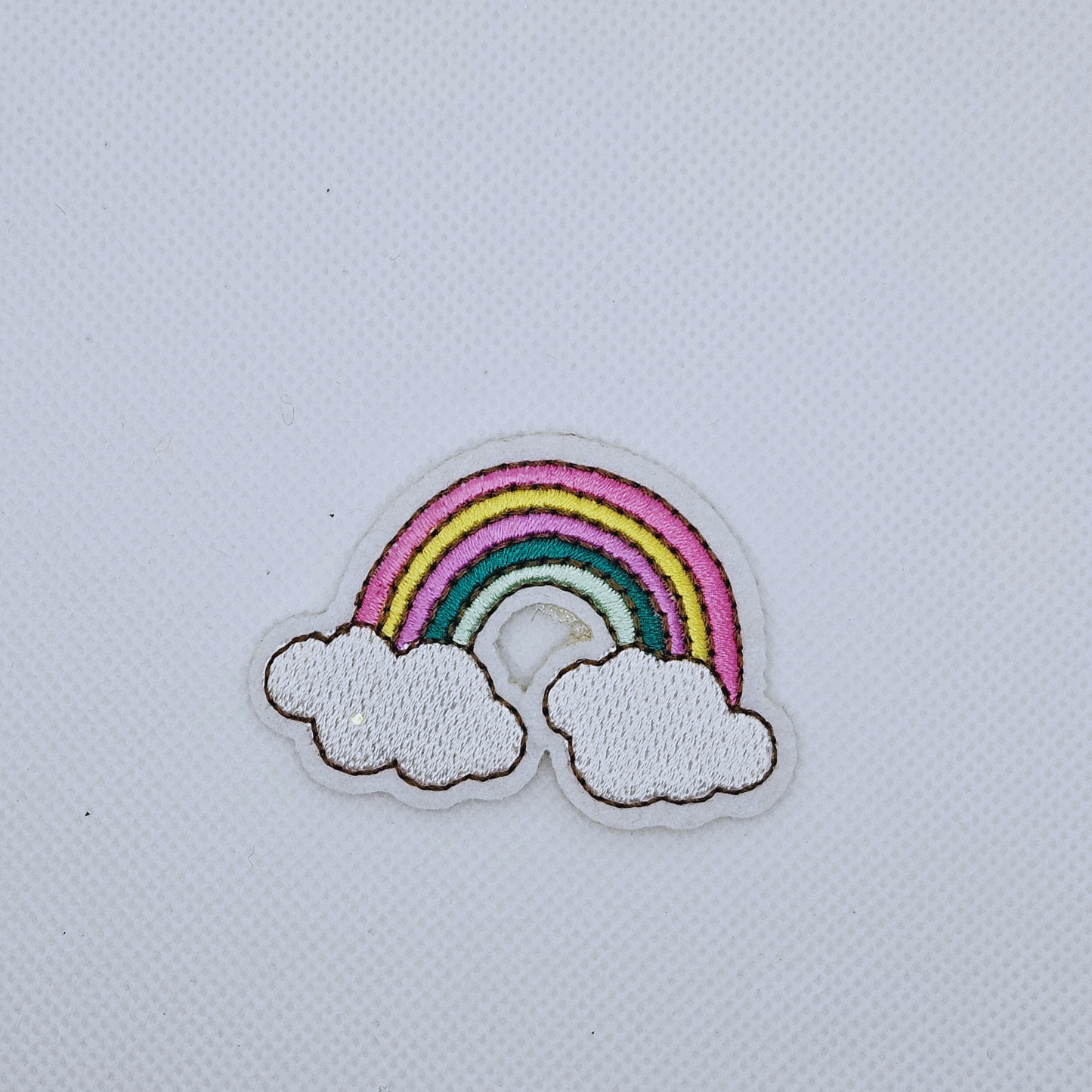 Strijk embleem - Iron on Patch - Regenboog met wolken