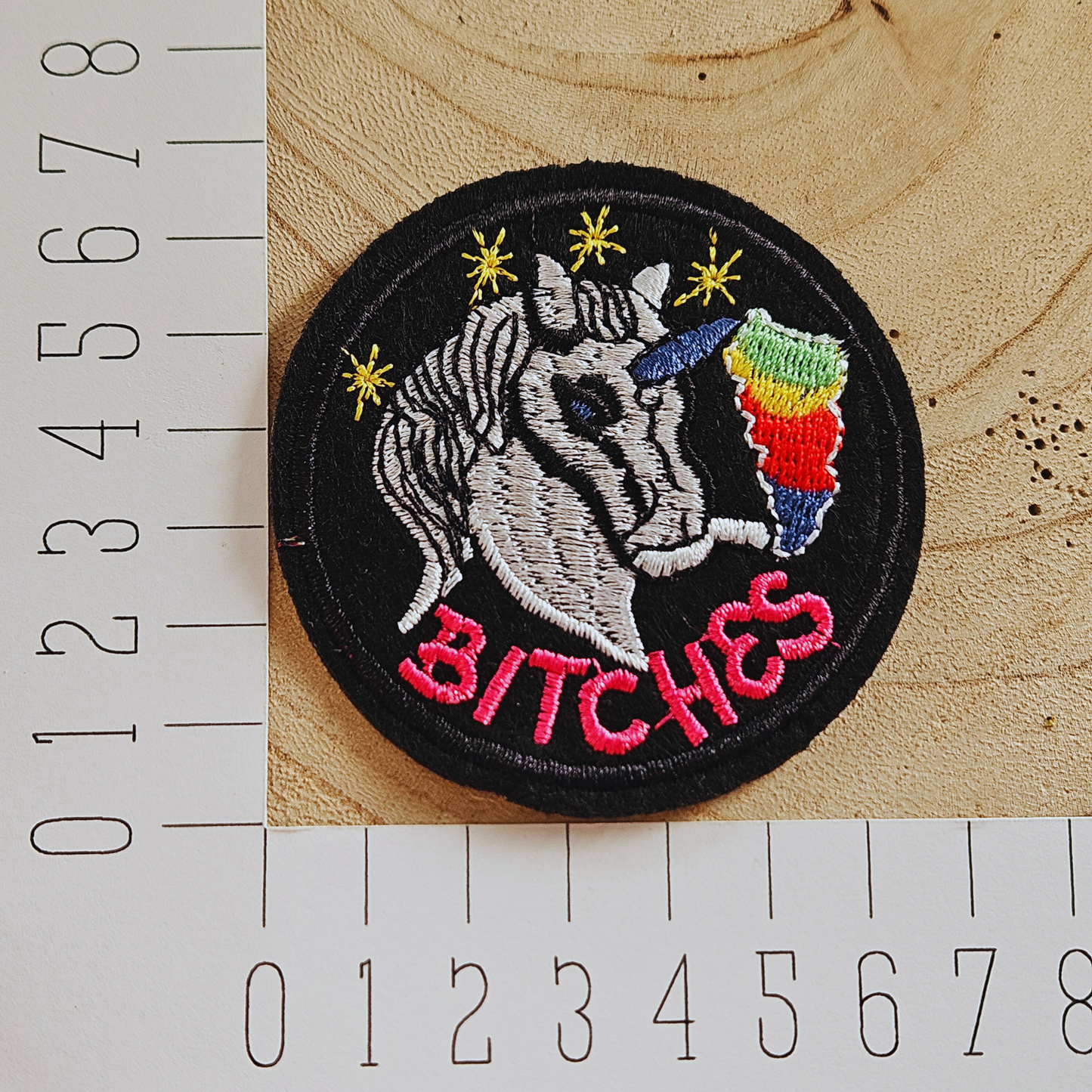 Strijk embleem - Iron on Patch - Eenhoorn b*tches