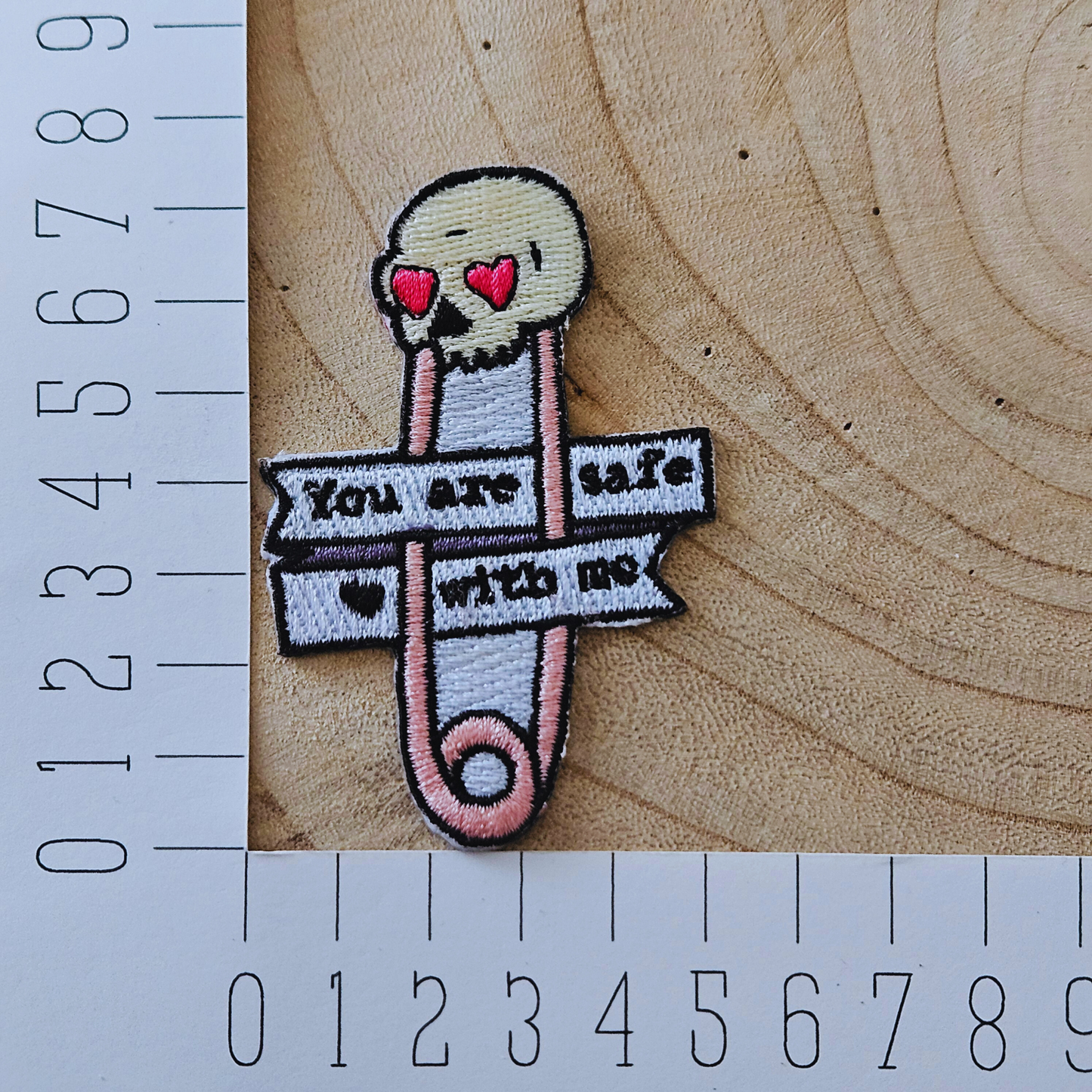 Strijk embleem - Iron on Patch - Veiligheidsspeldje