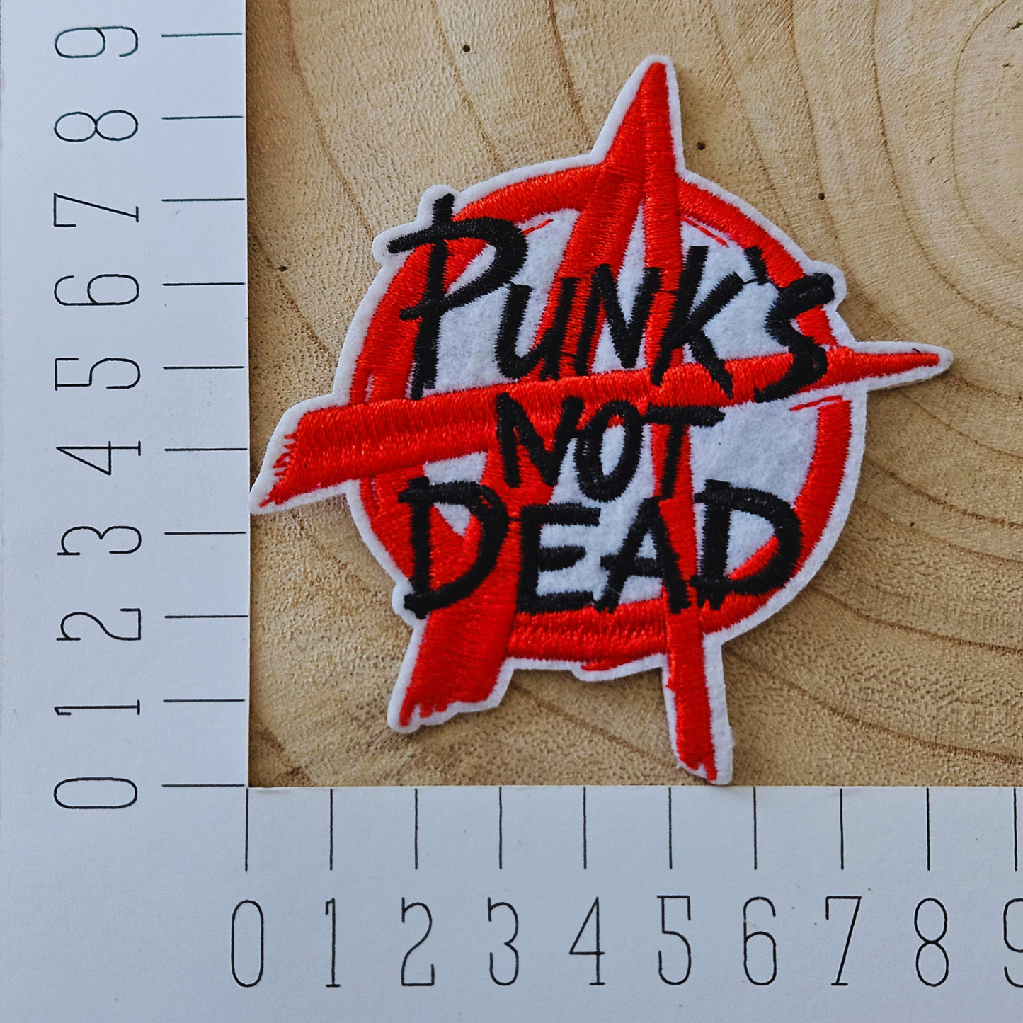Strijk embleem - Iron on Patch - Punk's not dead