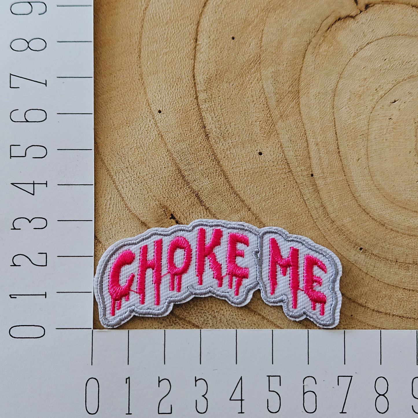 Strijk embleem - Iron on Patch - Choke me
