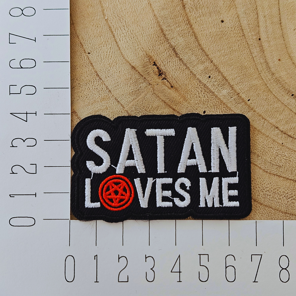 Strijk embleem - Iron on Patch - Satan loves me