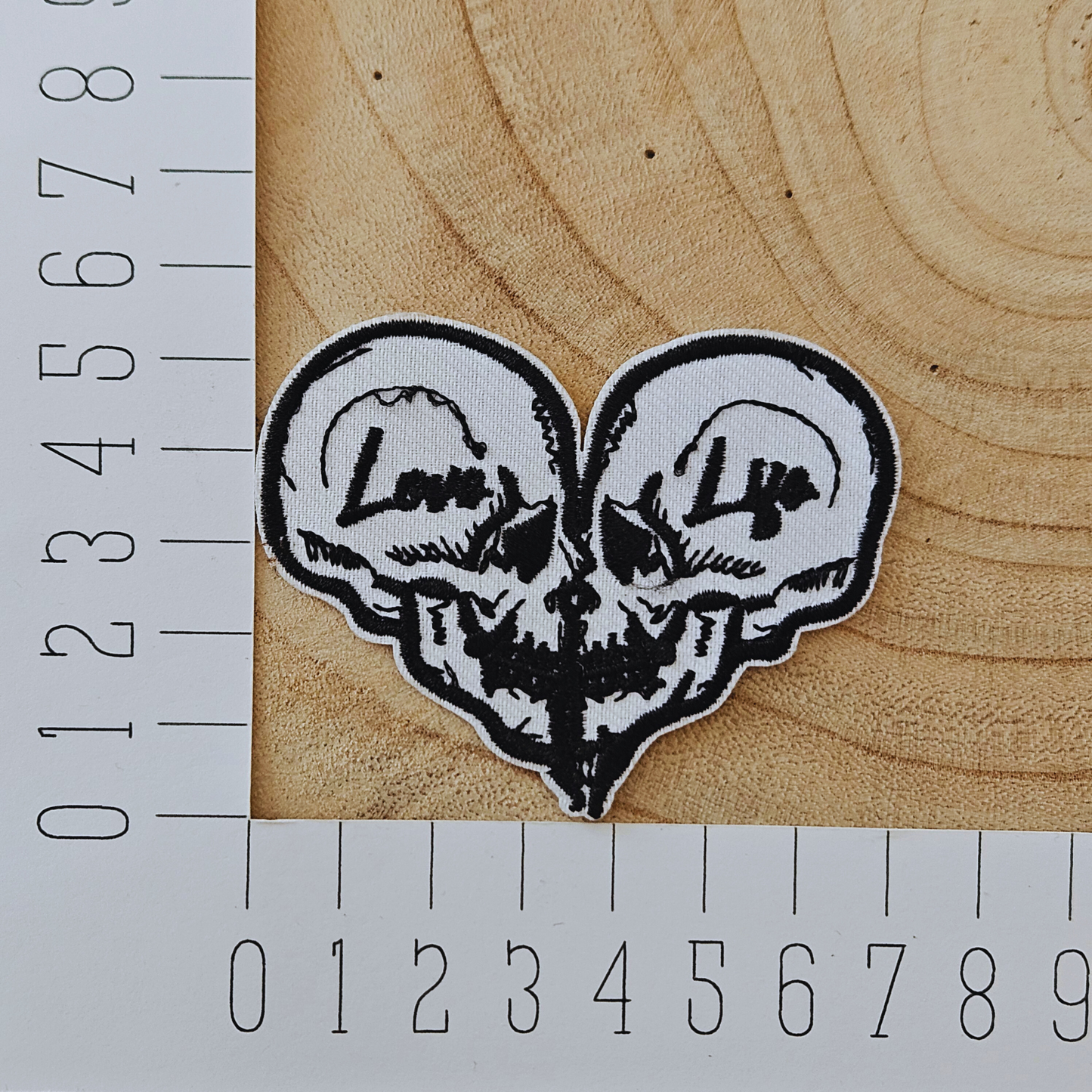 Strijk embleem - Iron on Patch - Schedels love life