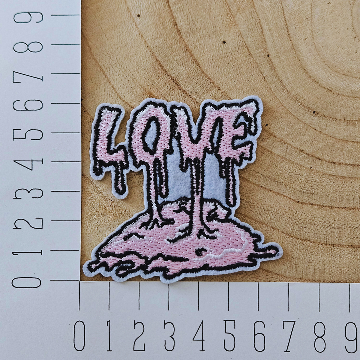Strijk embleem - Iron on Patch - Love smeltend