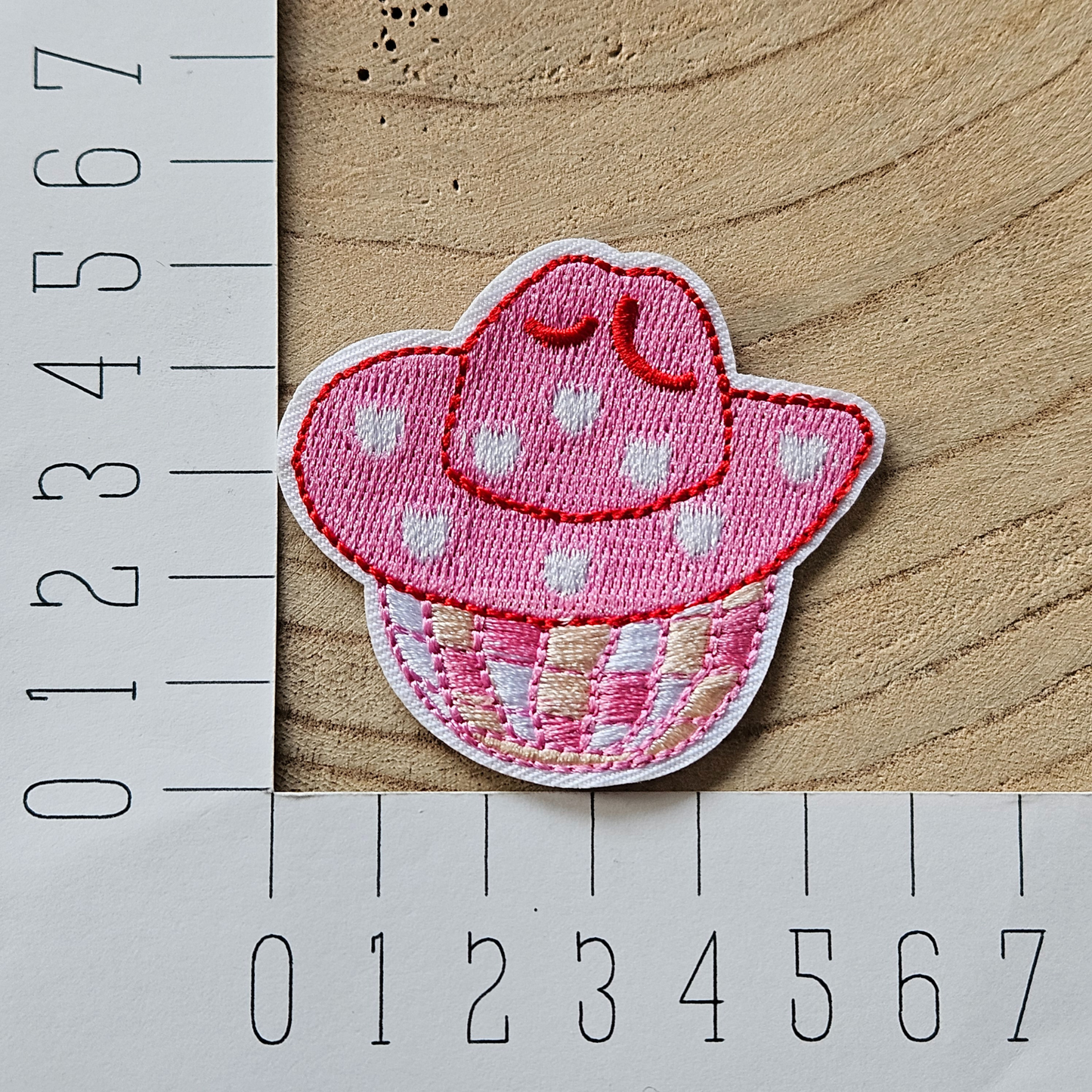 Strijk embleem - Iron on Patch - Roze discobal met cowboy hoed