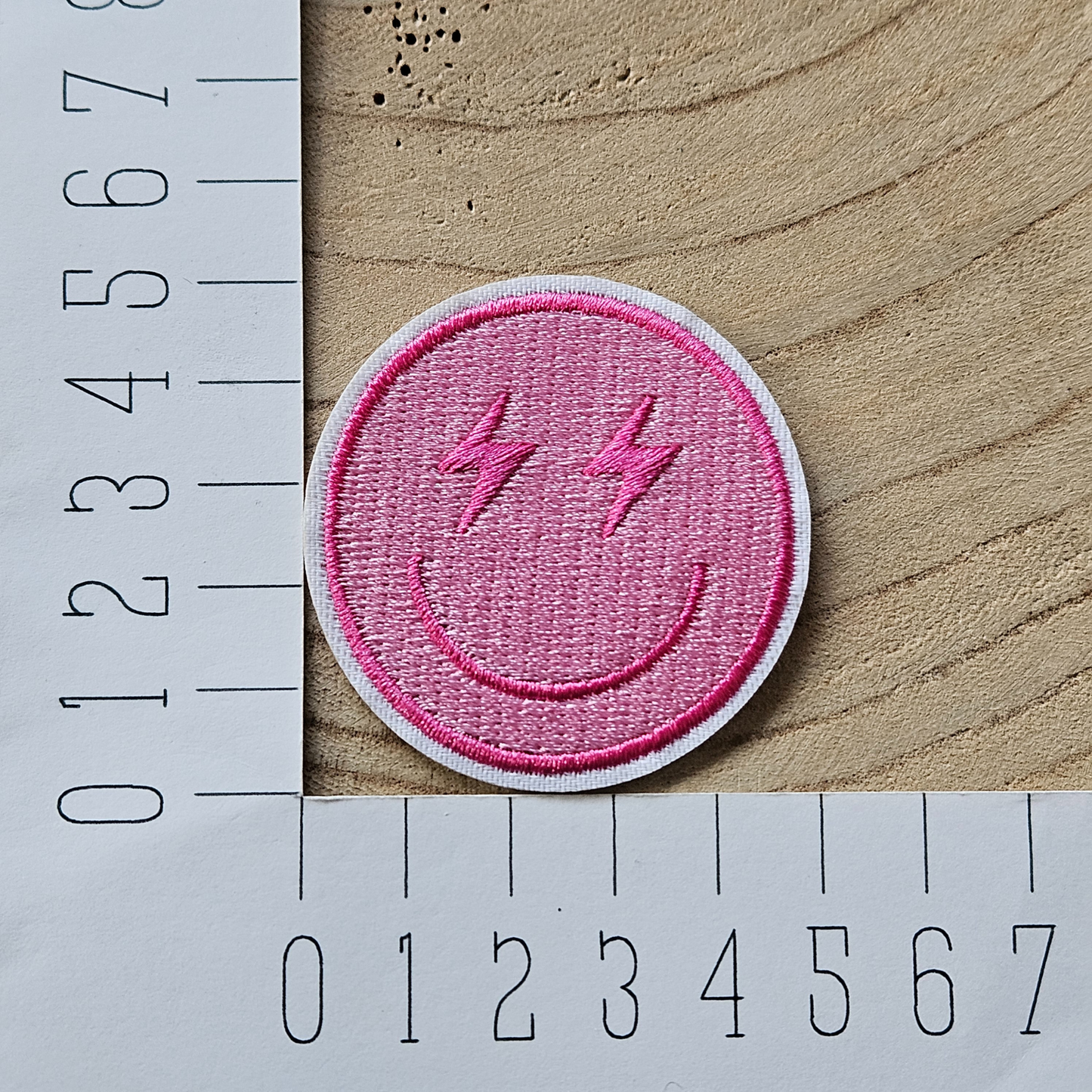 Strijk embleem - Iron on Patch - Roze smiley
