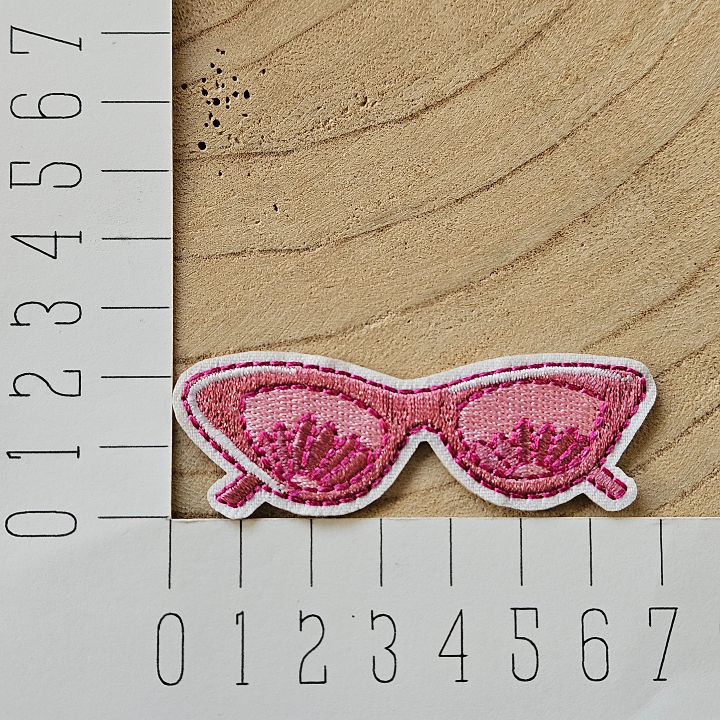 Strijk embleem - Iron on Patch - Roze bril