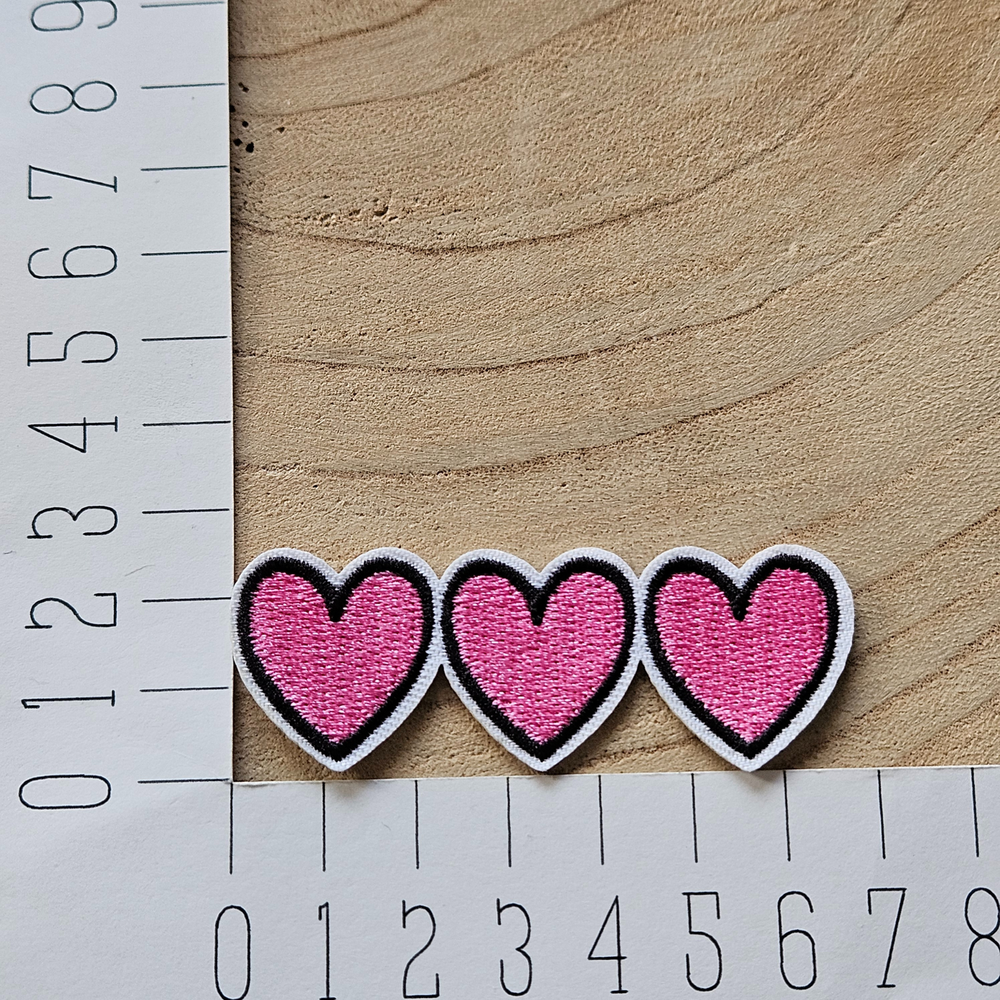 Strijk embleem - Iron on Patch - Roze 3 hartjes