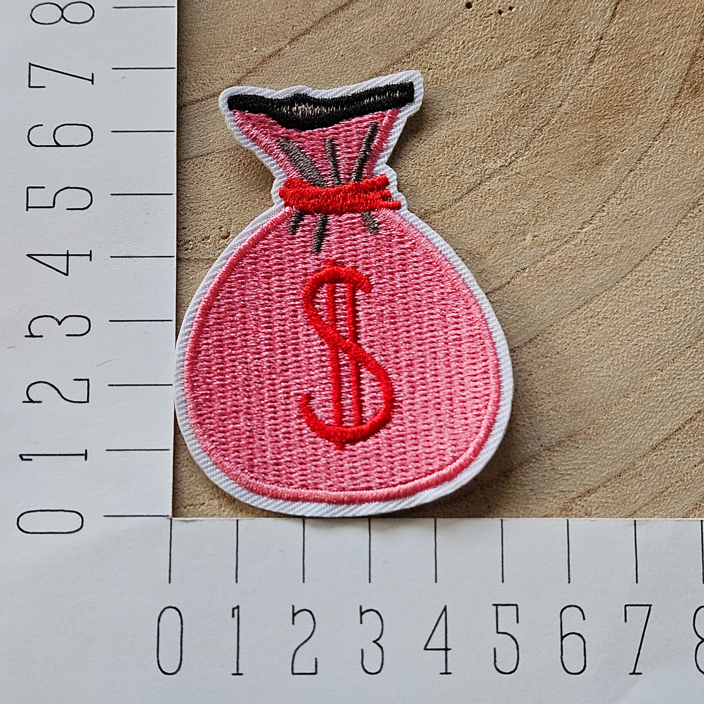 Strijk embleem - Iron on Patch - Roze geldzak