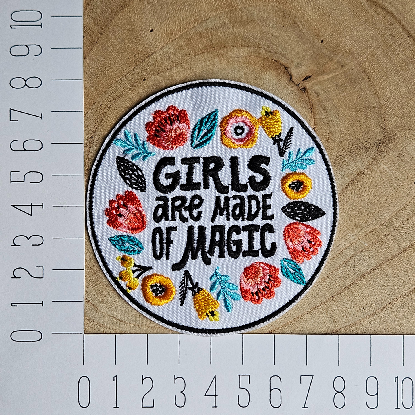 Strijk embleem - Iron on Patch - Girls are made of magic - Bloemen