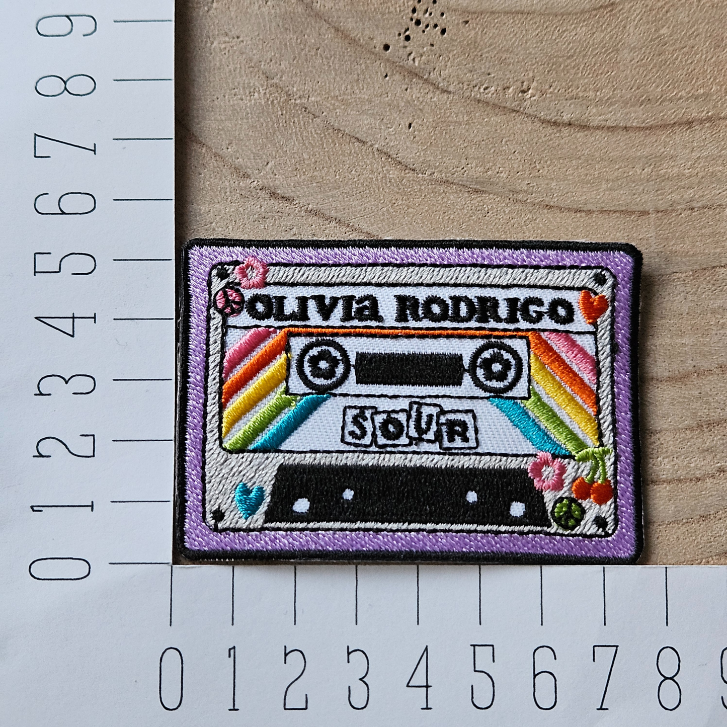 Strijk embleem - Iron on Patch - Cassette bandje Olivia rodrigo