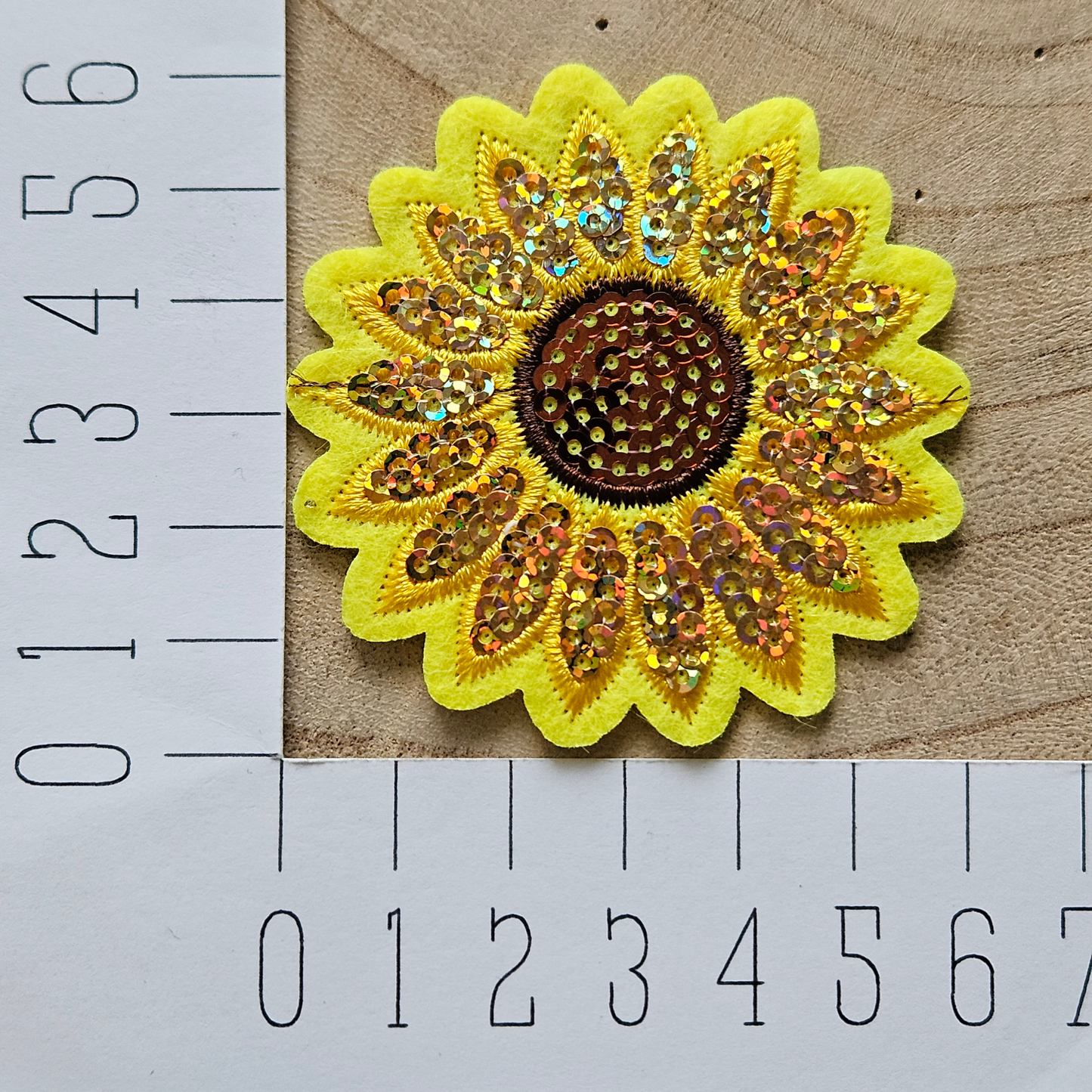 Strijk embleem - Iron on Patch - Zonnebloem met pailletten