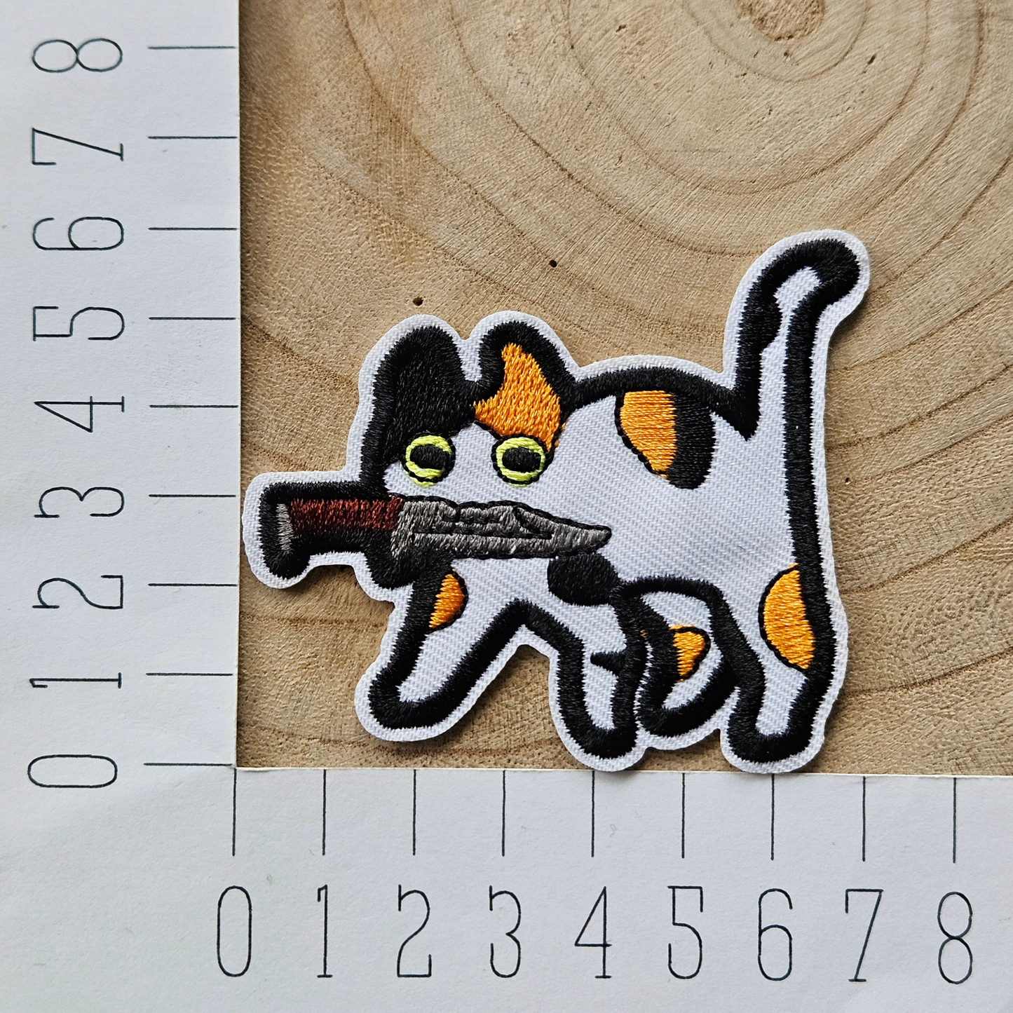 Strijk embleem - Iron on Patch - Lapjeskat met mes