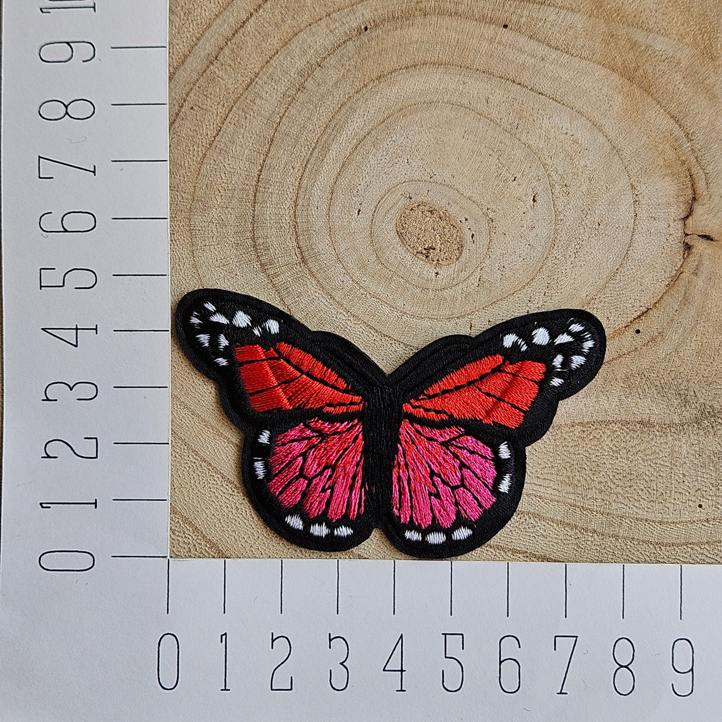 Strijk embleem - Iron on Patch - Vlinder rood / roze