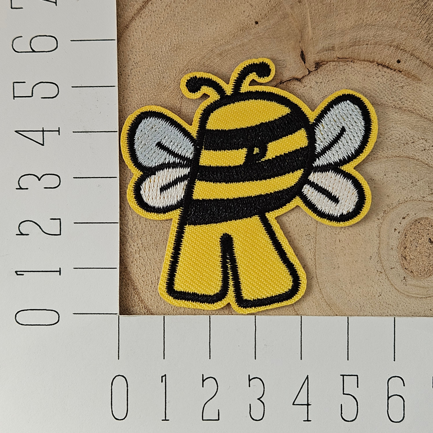 Strijk embleem - Iron on Patch - Bij alfabet letter R