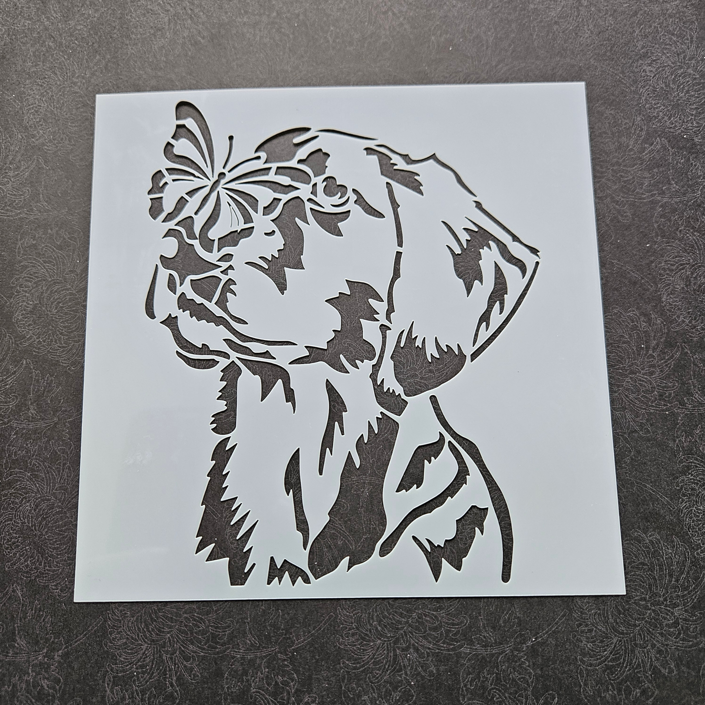 Hobby stencil - Puppy met vlinder - 15x15 cm