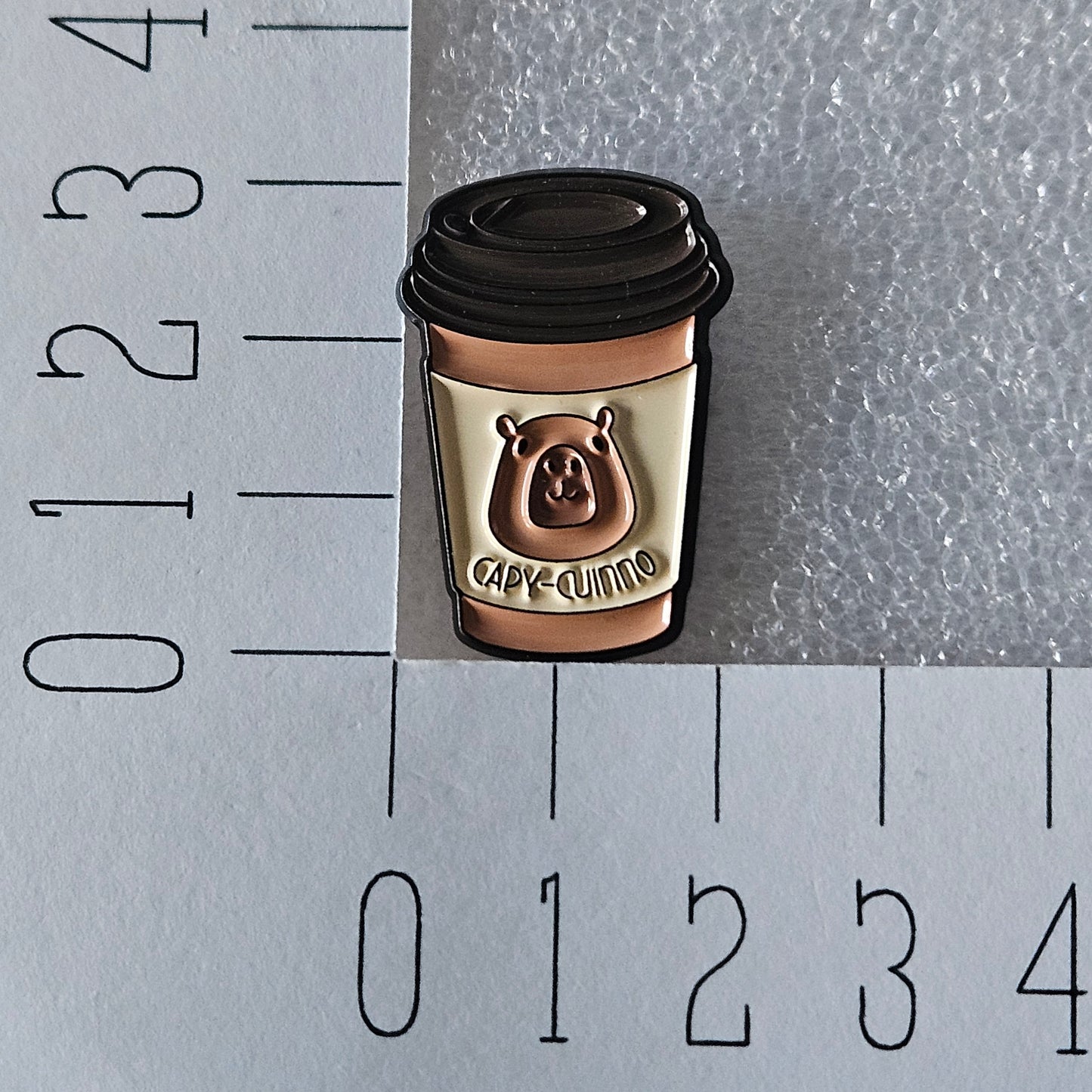 Enamel pin - Capy cuinno - Capibara cappuccino