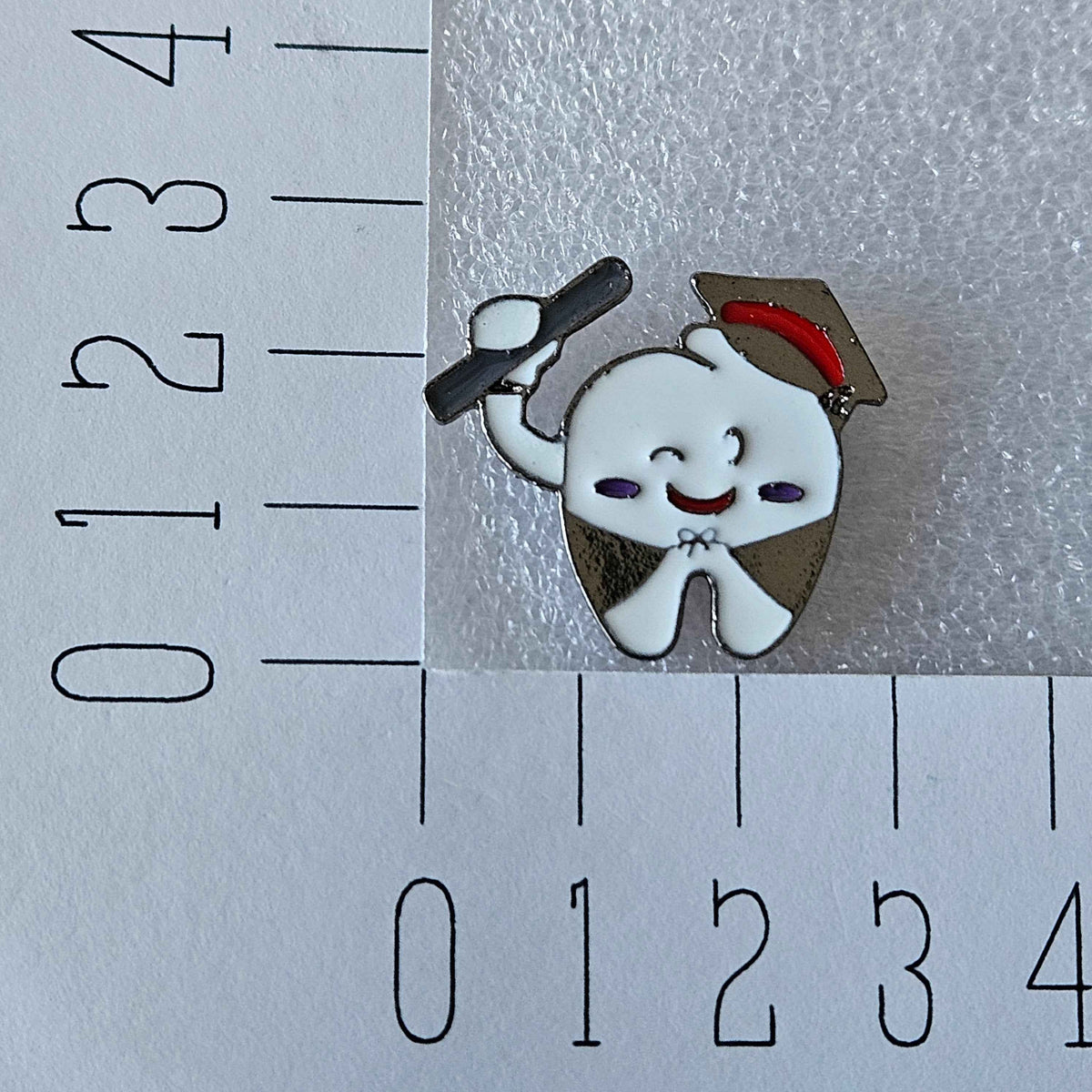 Enamel pin - Tandarts - Geslaagd