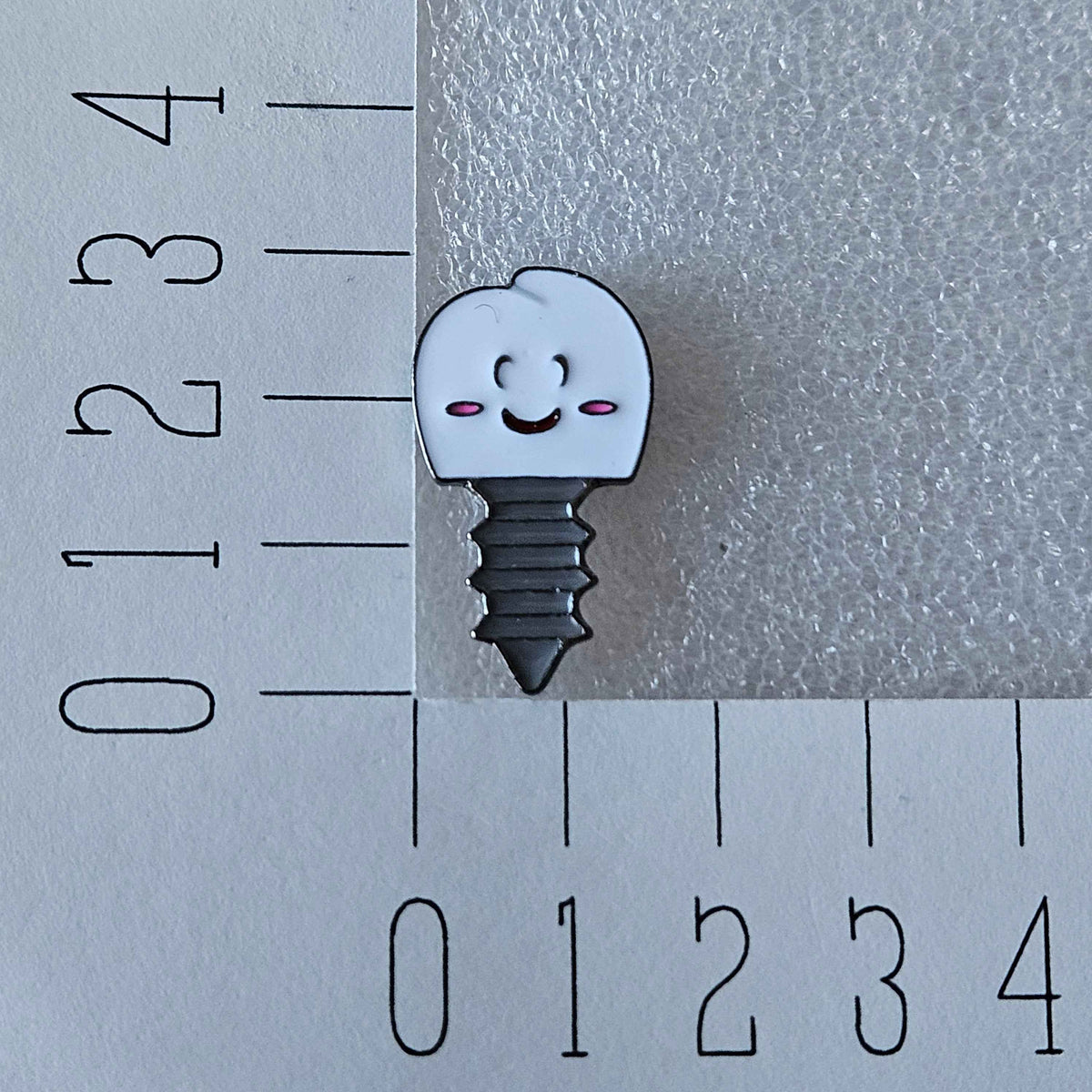 Enamel pin - Tandarts - Tand inplantaat