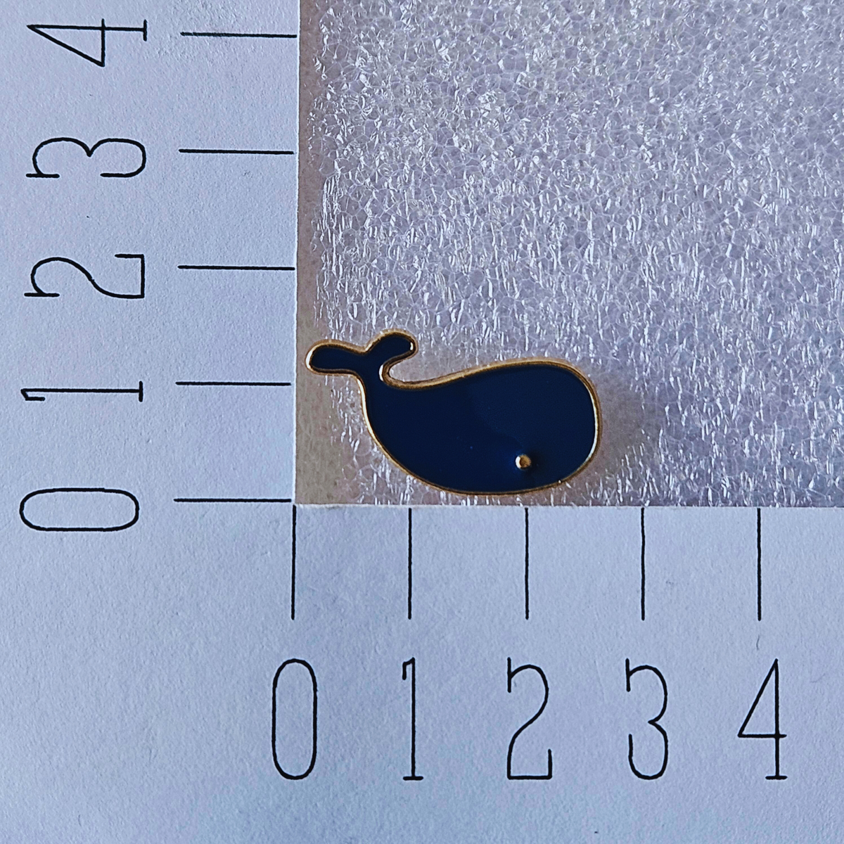 Enamel pin - Walvis