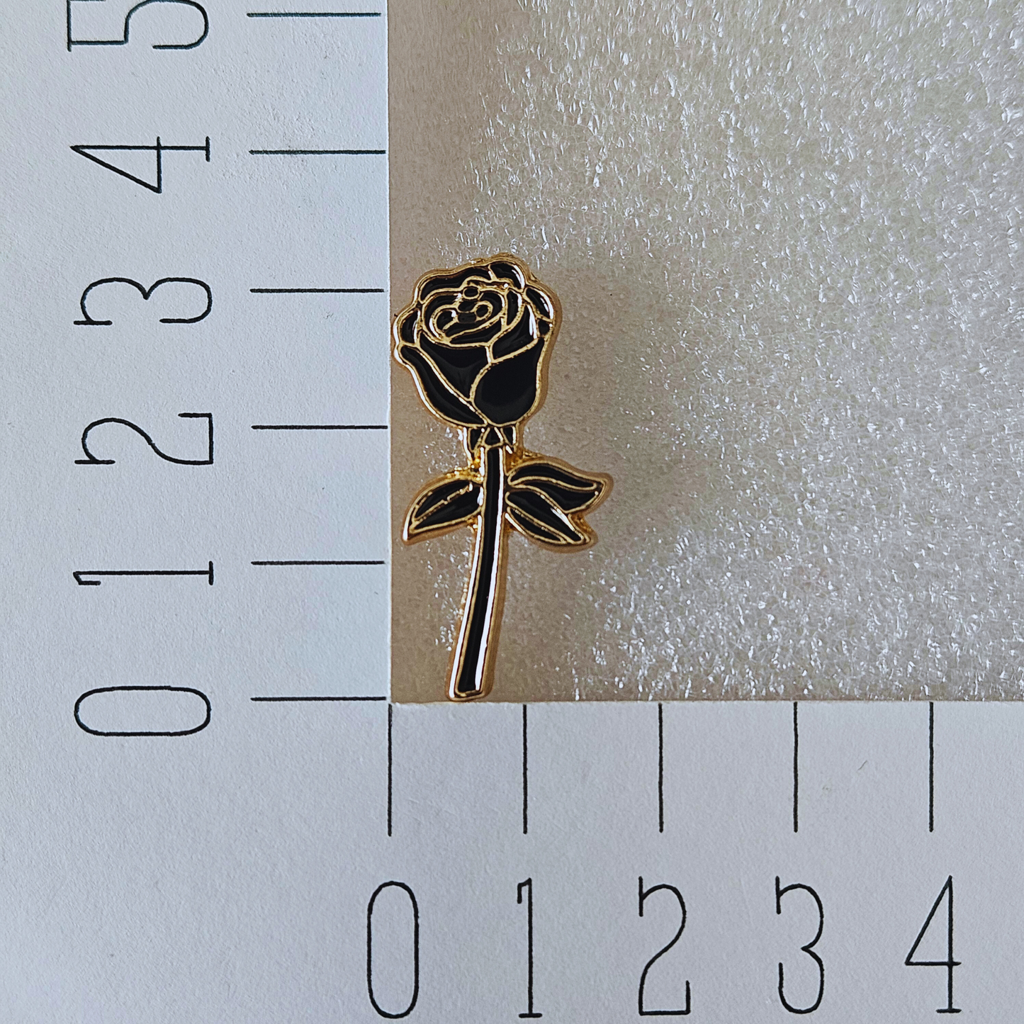 Enamel pin - Zwarte roos