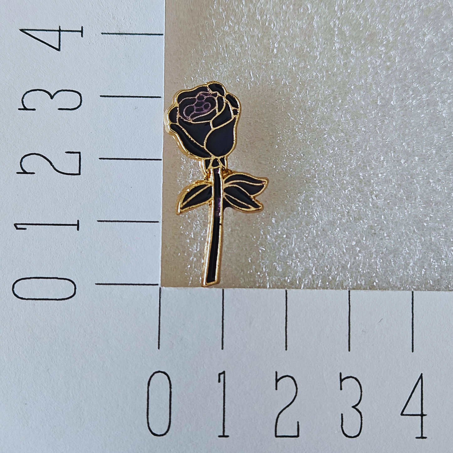 Enamel pin - Donker blauwe roos