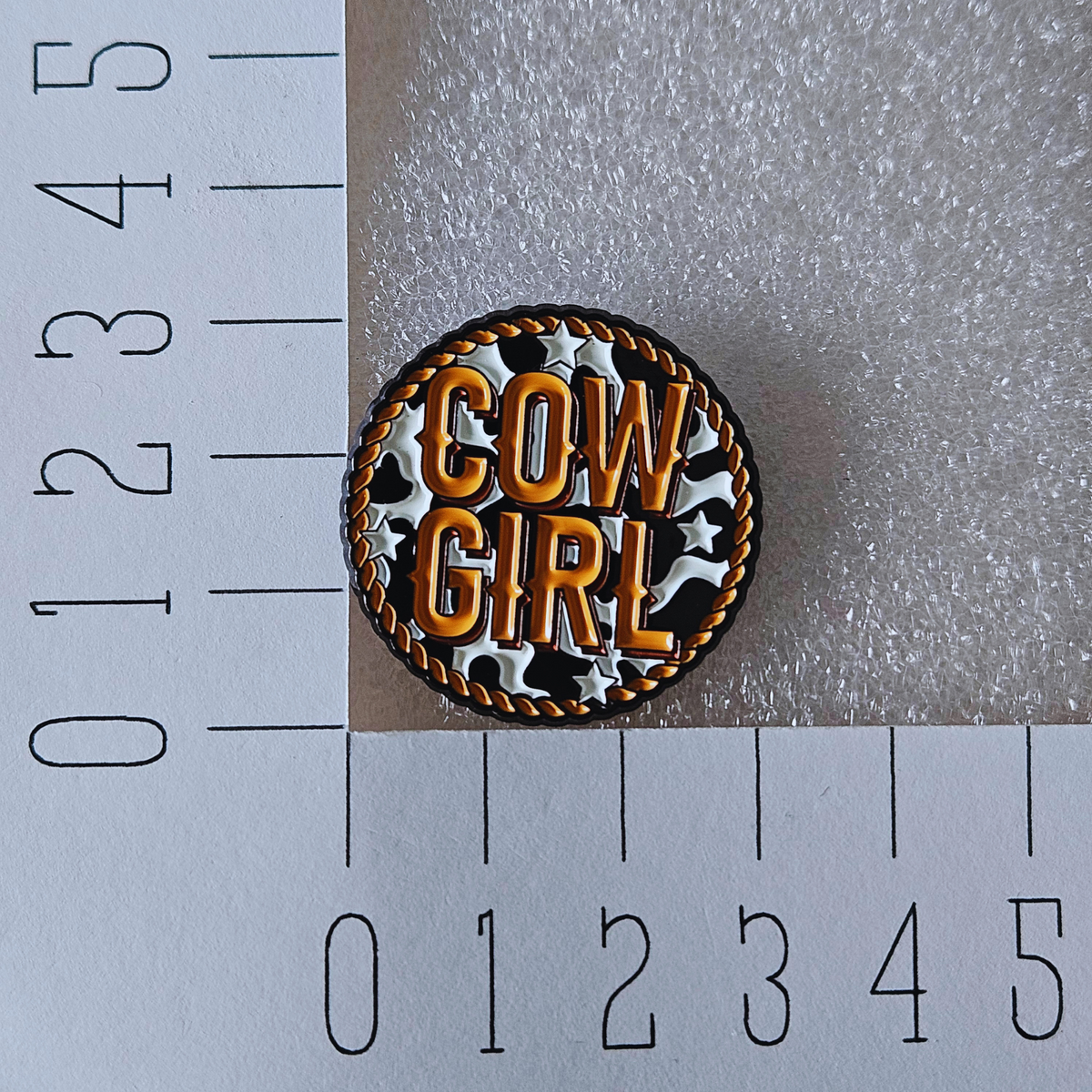 Enamel pin - Cow girl