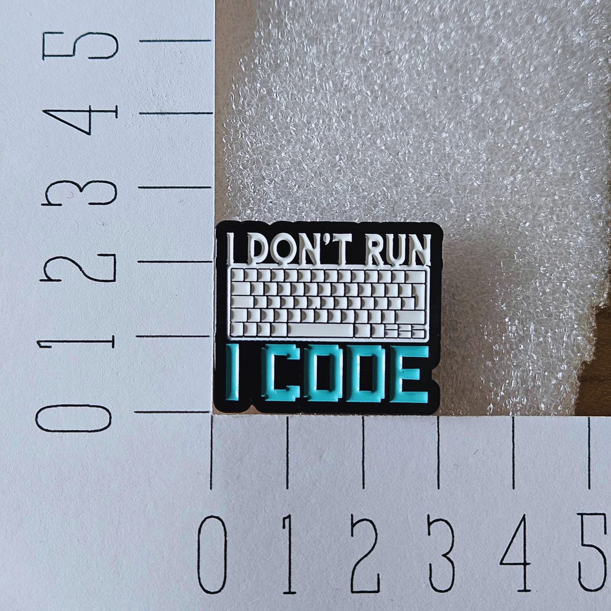 Enamel pin - I don't run i code