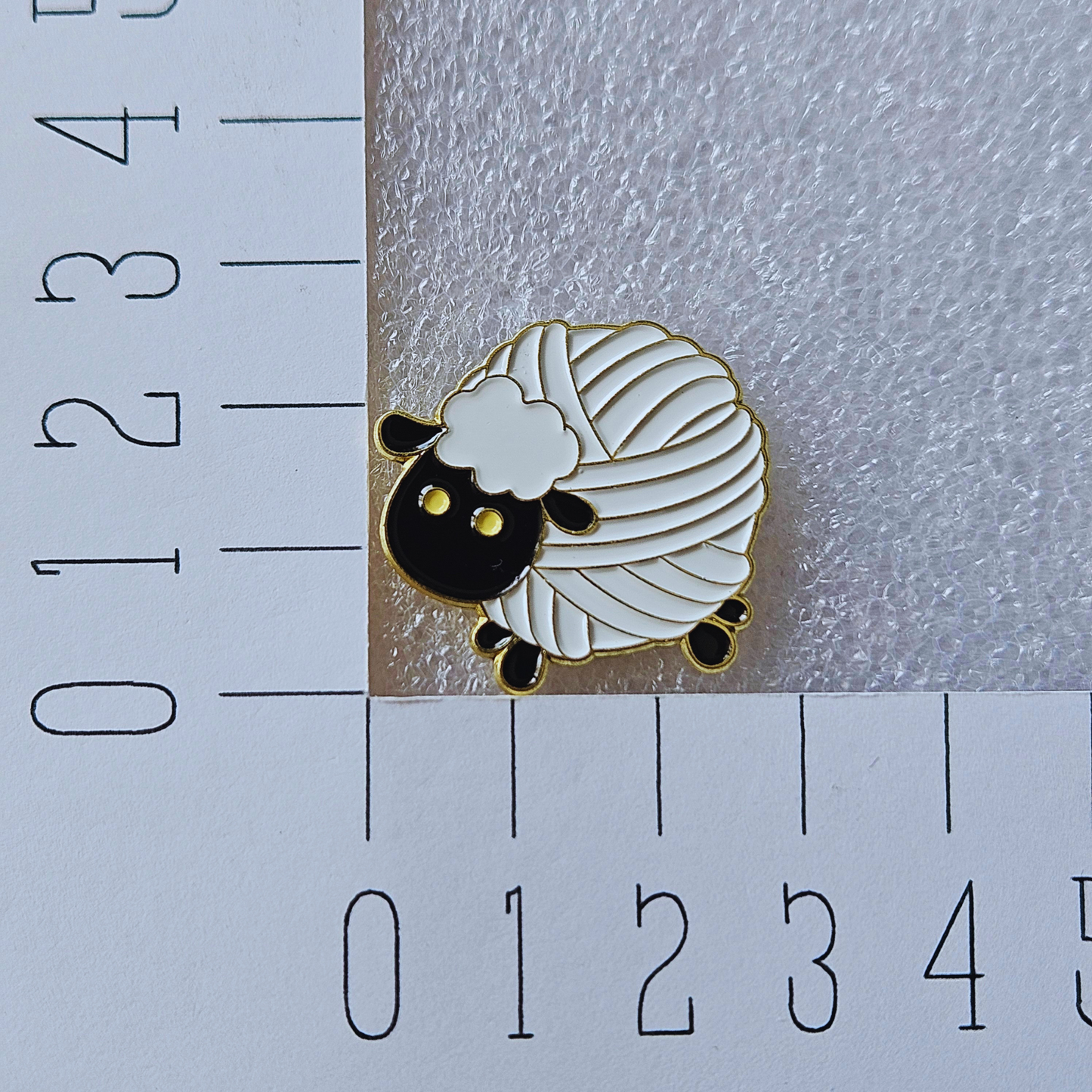Enamel pin - Garen schaap