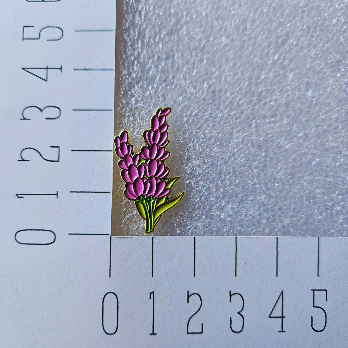 Enamel pin - Lavendel