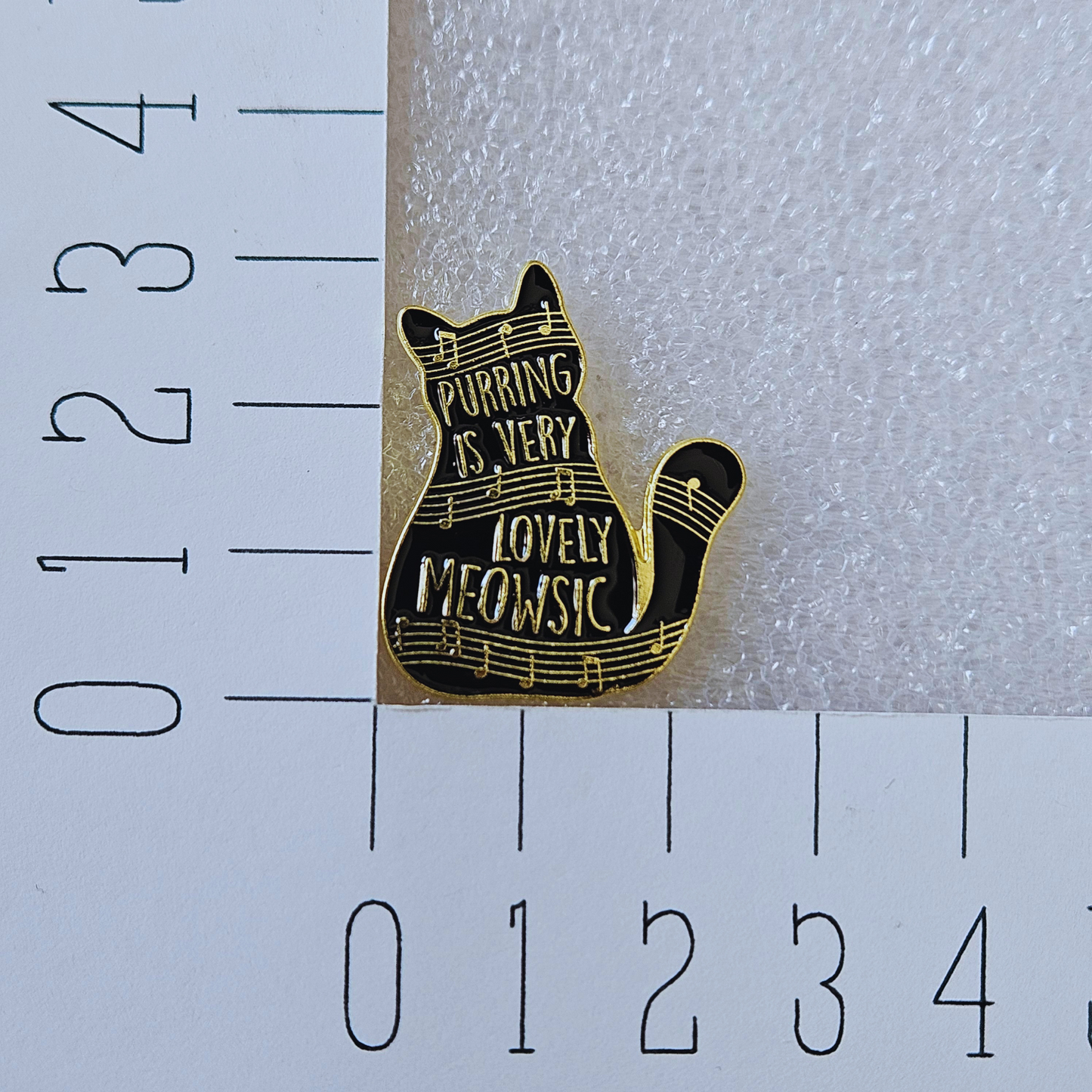 Enamel pin - Purring is very lovely meaowsic