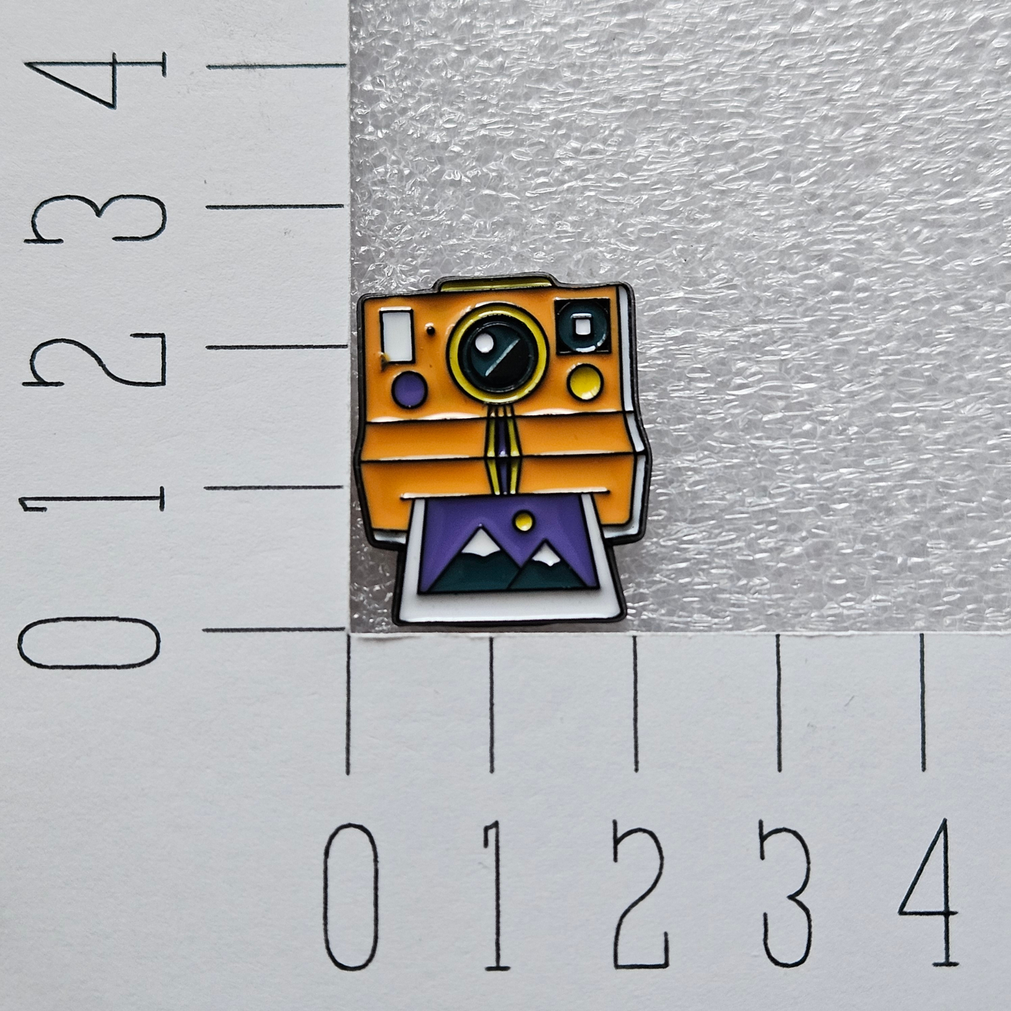 Enamel pin - Camera polaroid