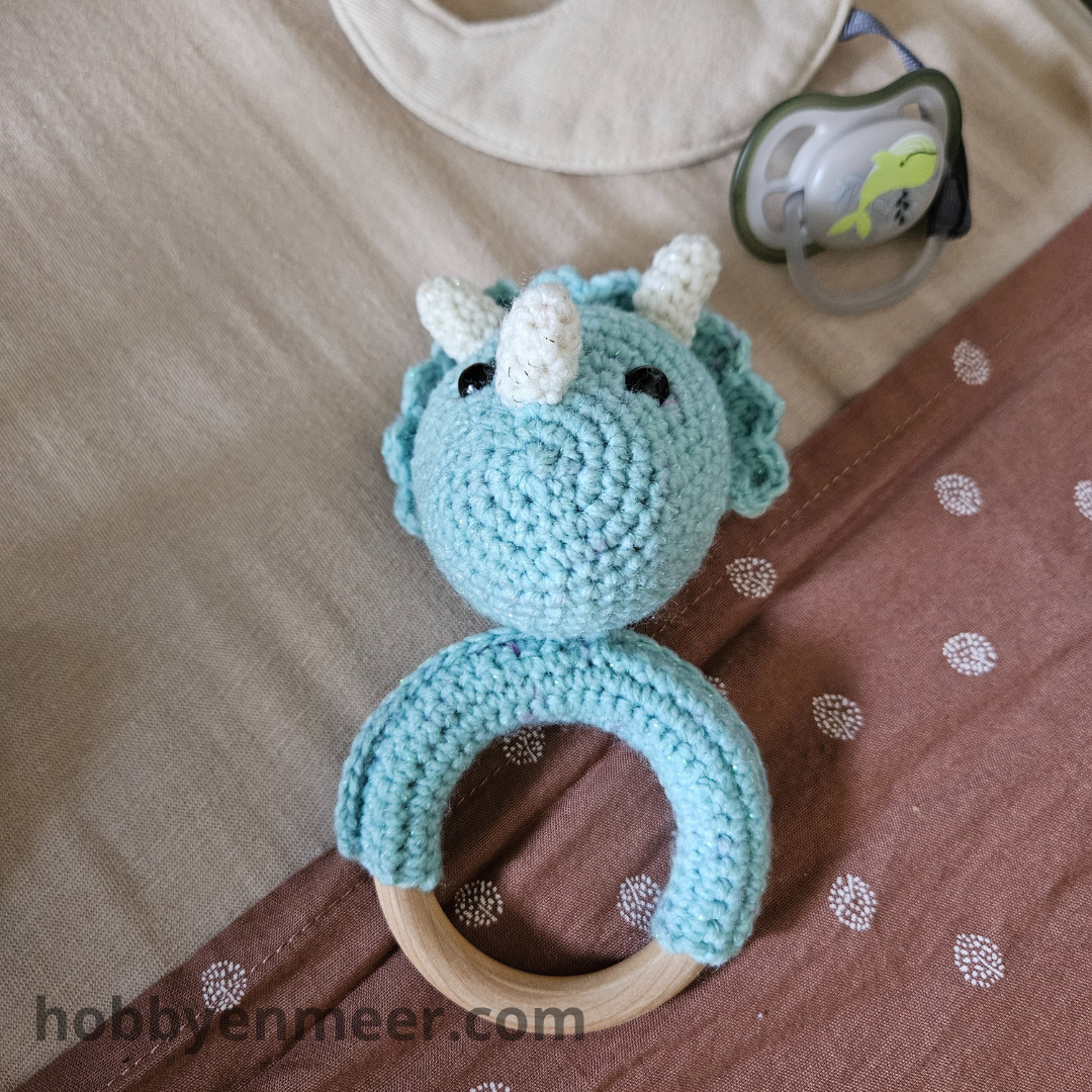 Dino op houten ring - Groen - Hobby en meer