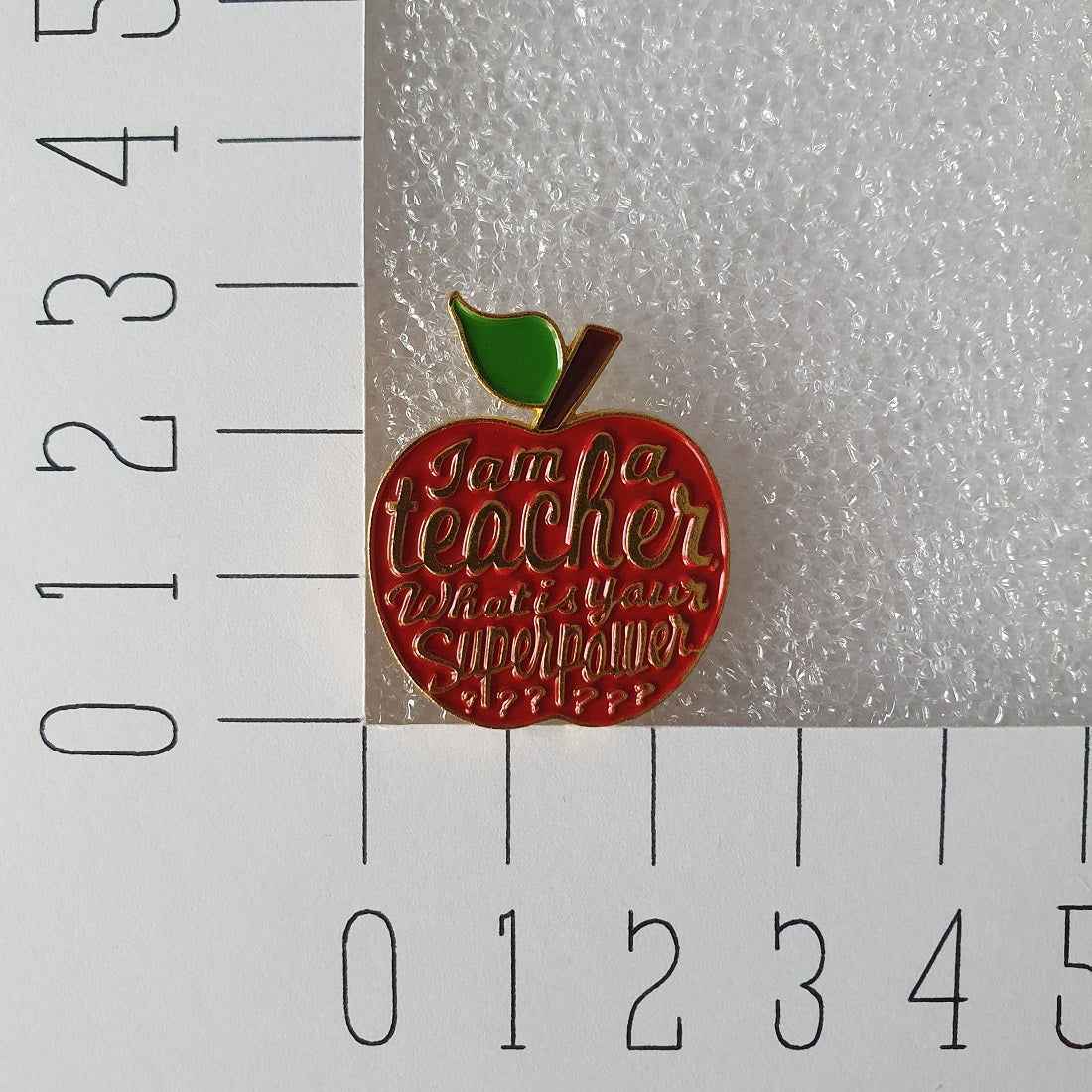 Enamel pin - Appel rood - Teacher