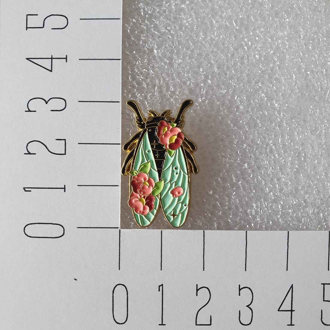 Enamel pin - Bij