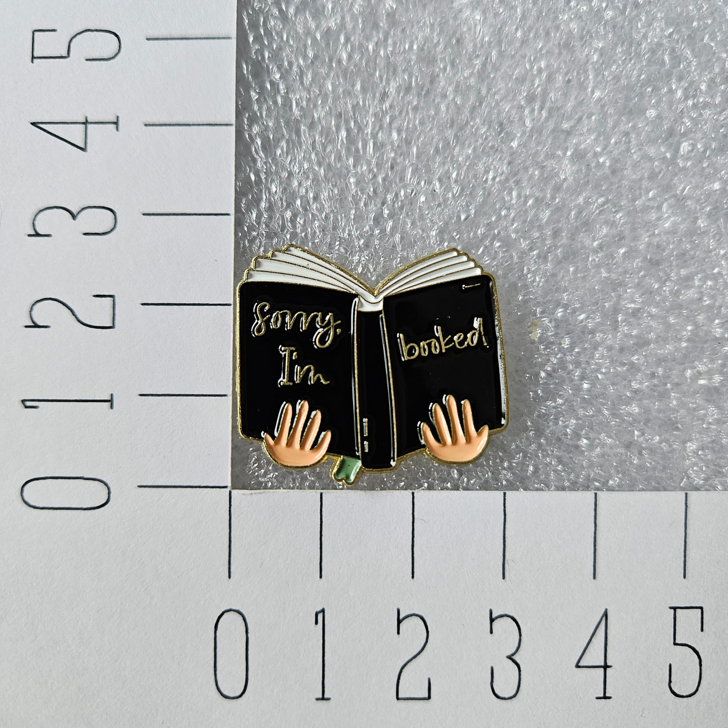 Enamel pin - Boek - Sorry I'm booked - Hobby en meer