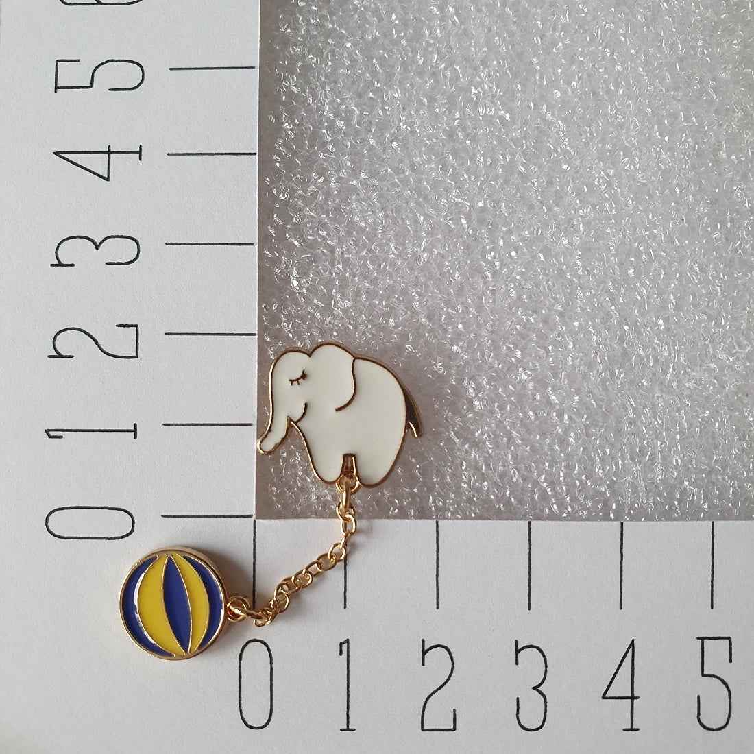 Enamel pin - Circus olifant