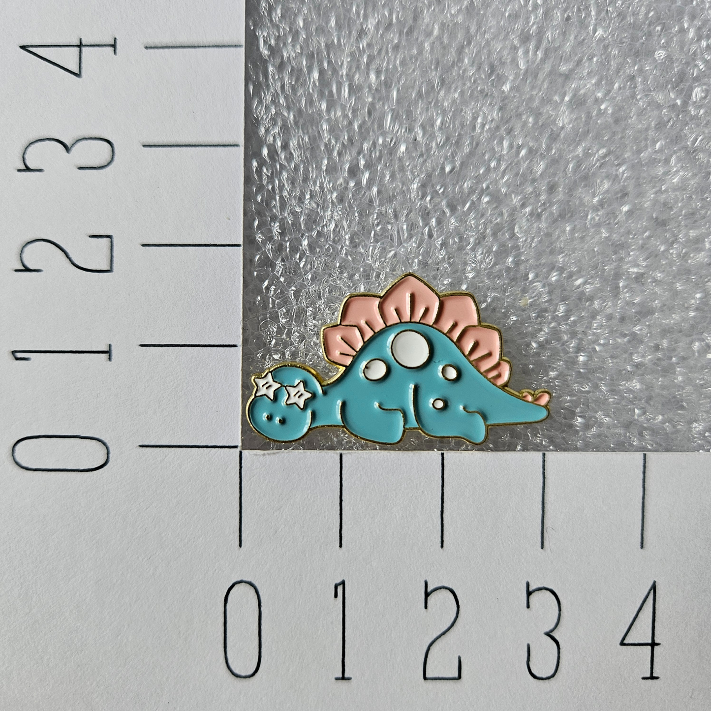 Enamel pin - Dino stegosaurus baby - Hobby en meer