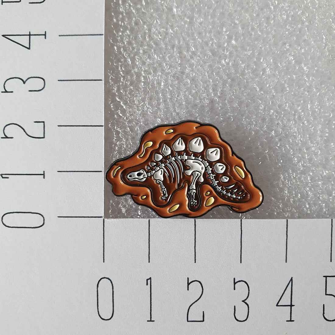 Enamel pin - Fossiel dino stegosaurus