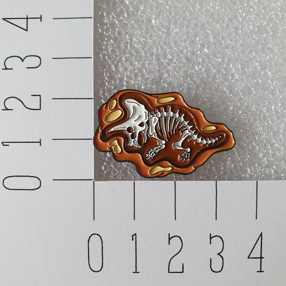 Enamel pin - Fossiel dino triceratops - Hobby en meer