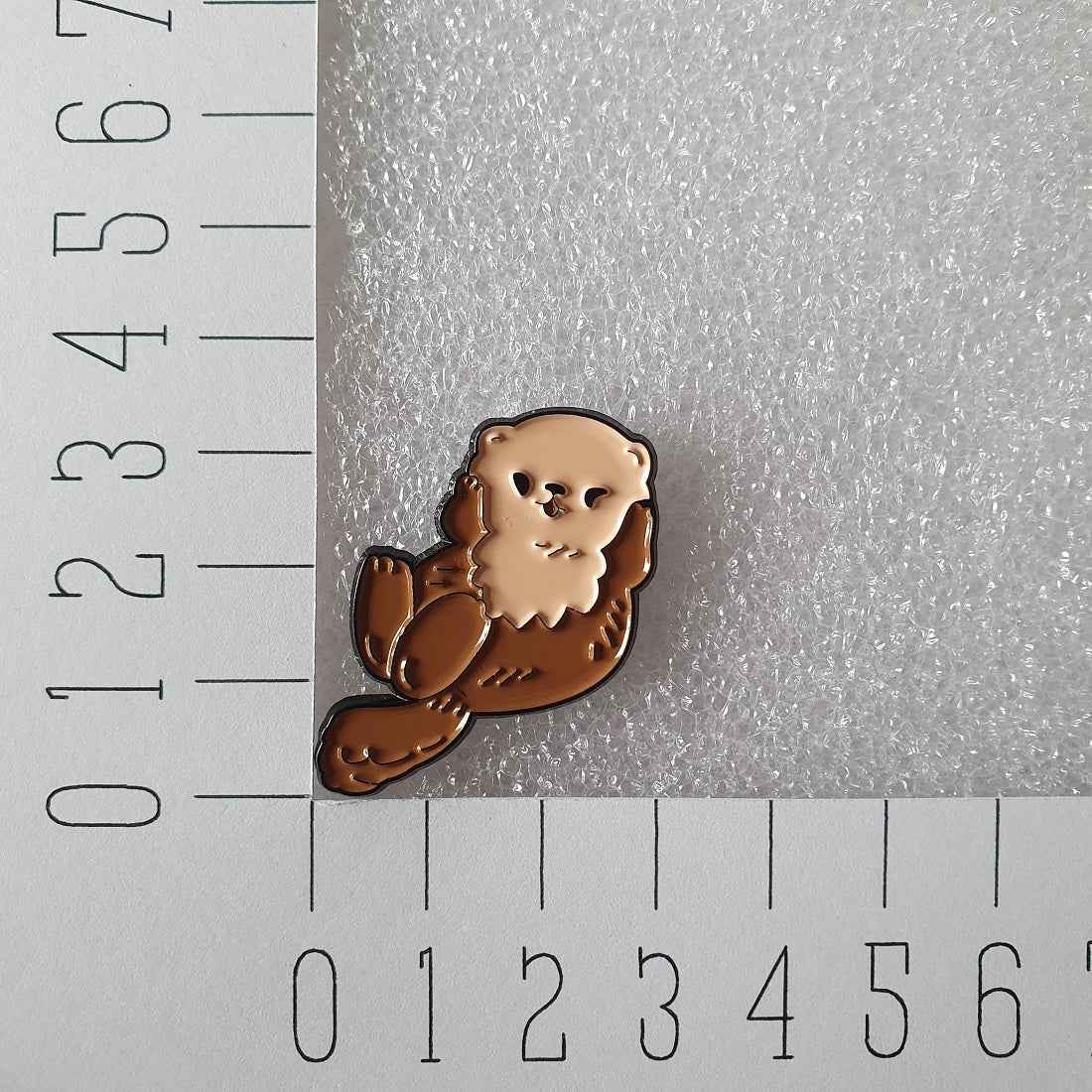 Enamel pin - Otter