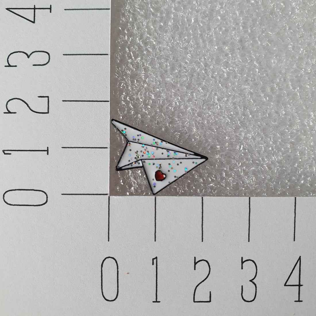 Enamel pin - Papieren vliegtuig