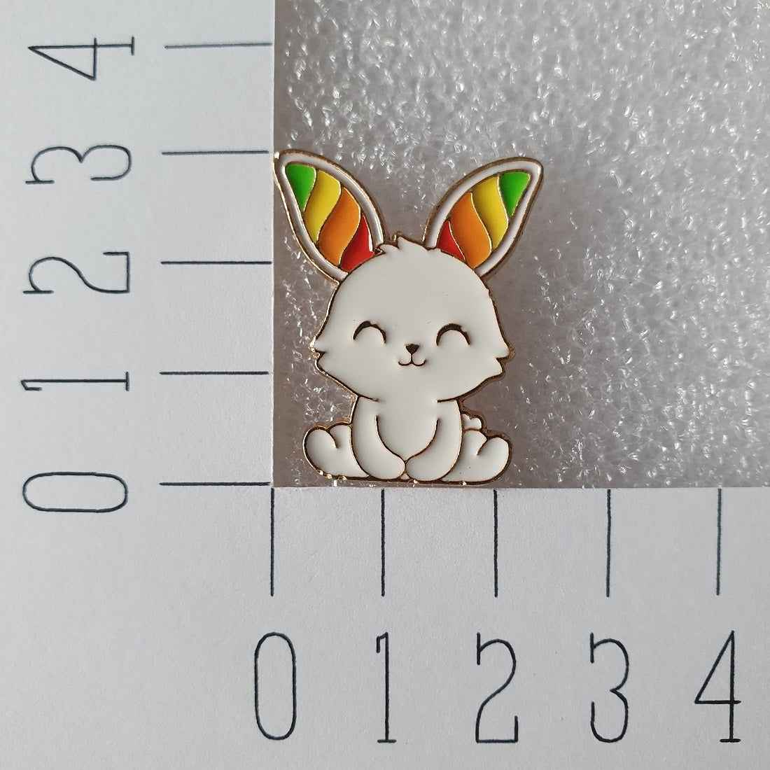 Enamel pin - Regenboog konijn