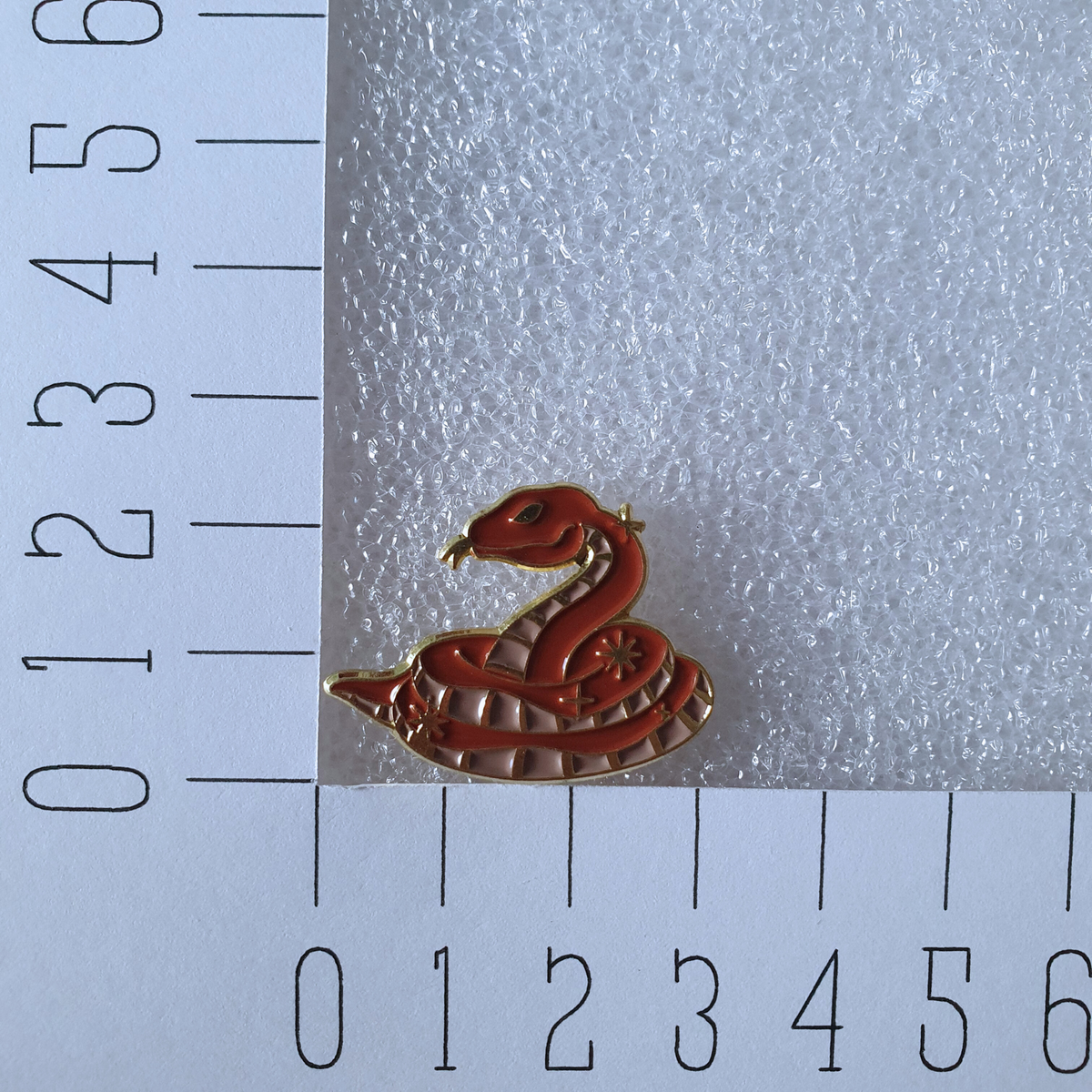 Enamel pin - Rode slang