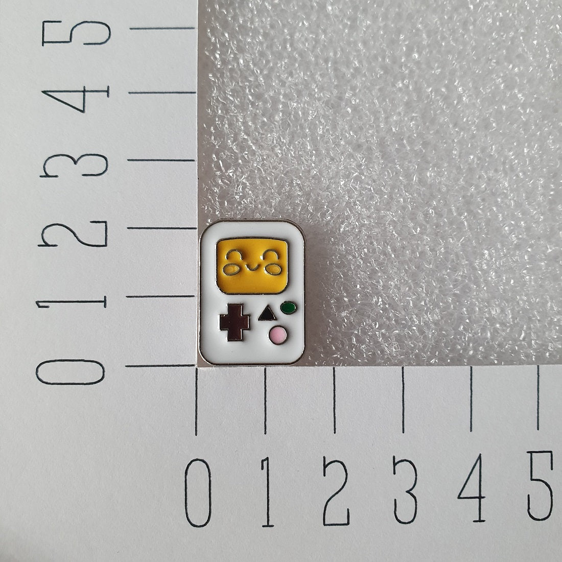 Enamel pin - Spelcomputer wit - Hobby en meer