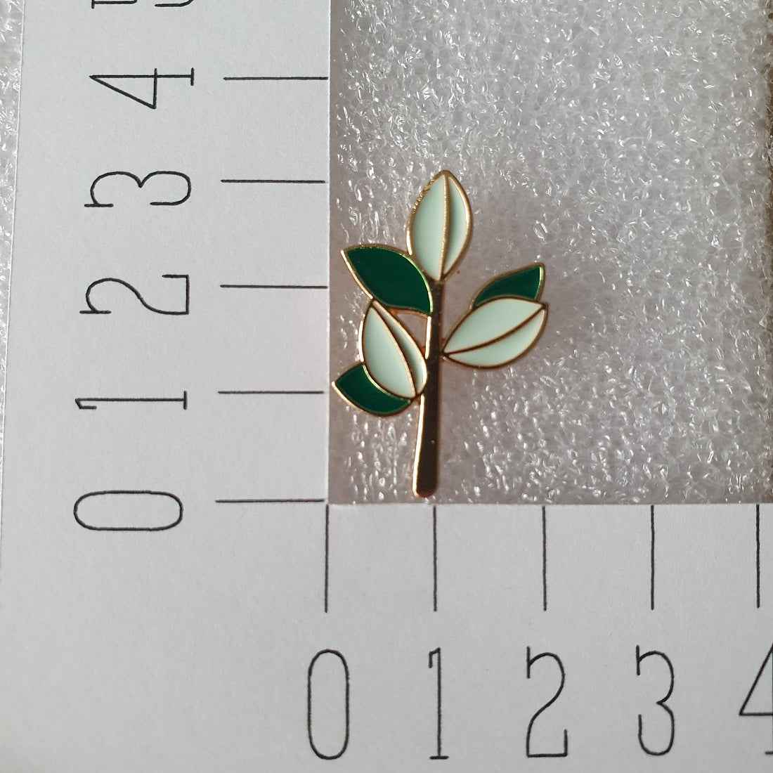 Enamel pin - Tak