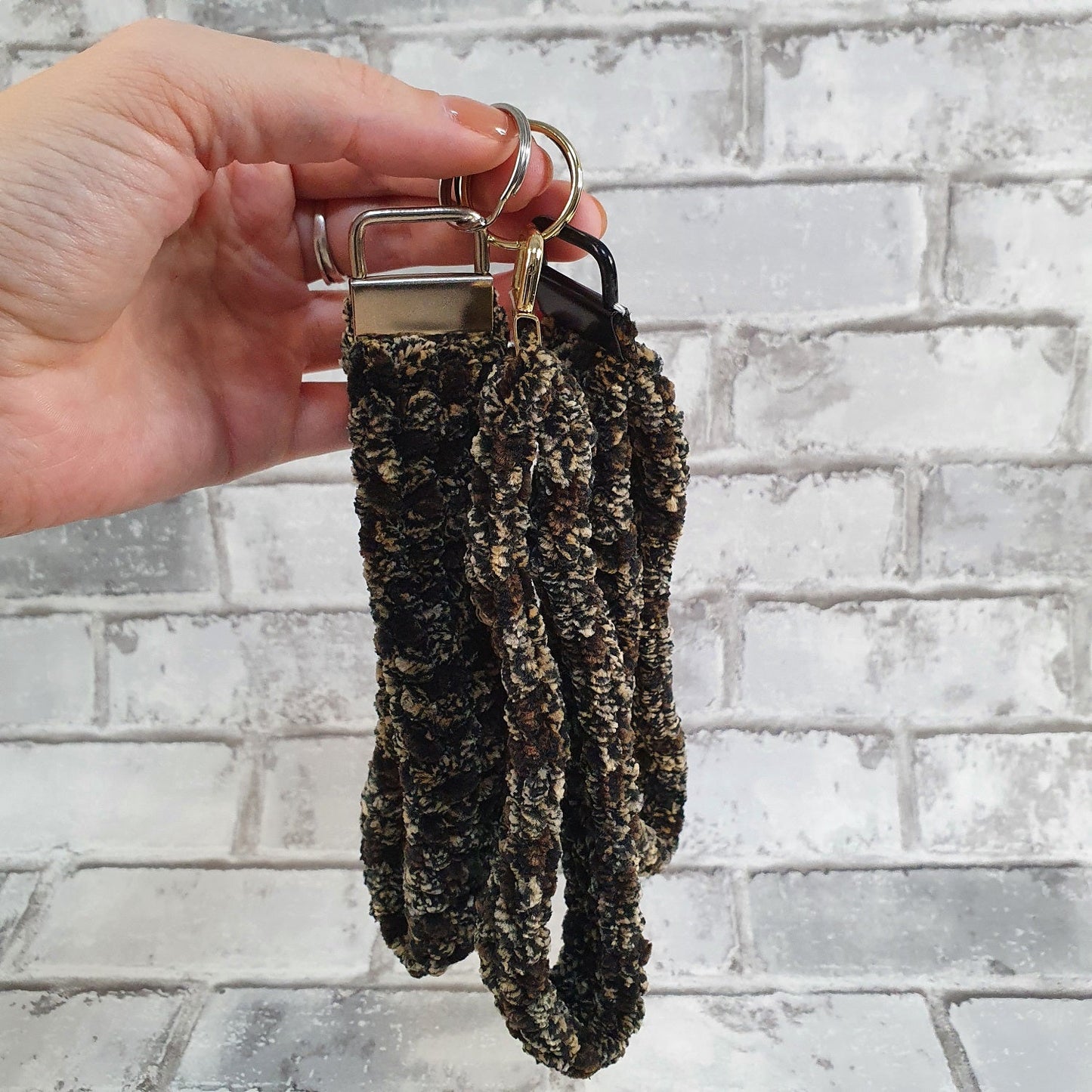 Gehaakte sleutelhanger - Bruin/panter - Hobby en meer